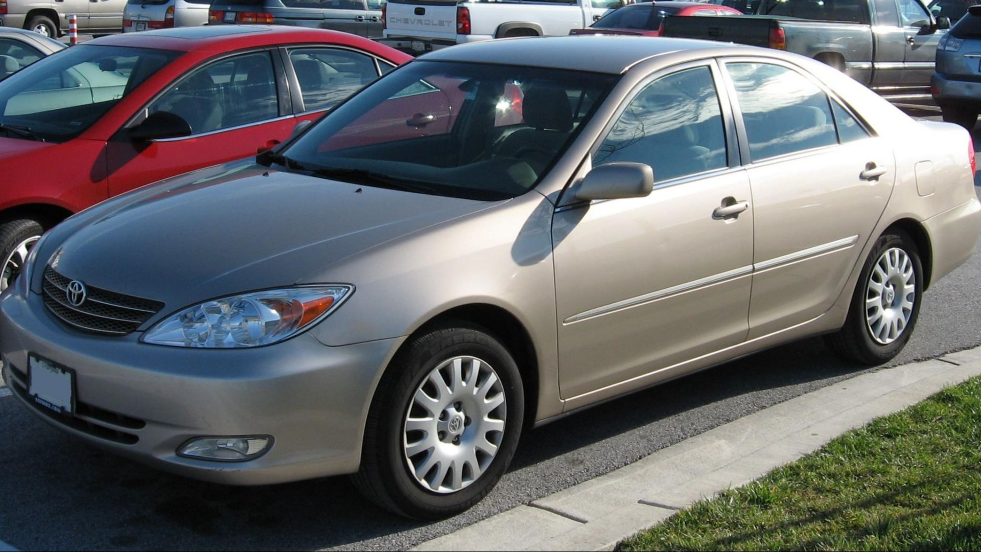 File:02-04 Toyota Camry.jpg