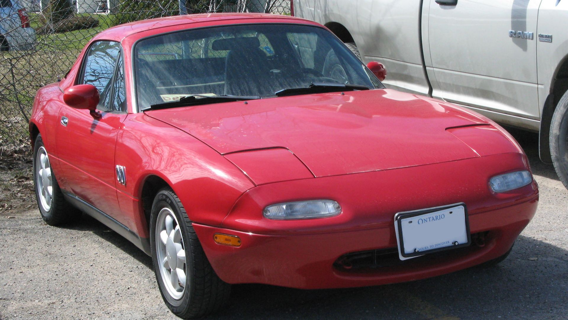 File:1990 Mazda MX-5 Miata, Front Right, 04-24-2020.jpg