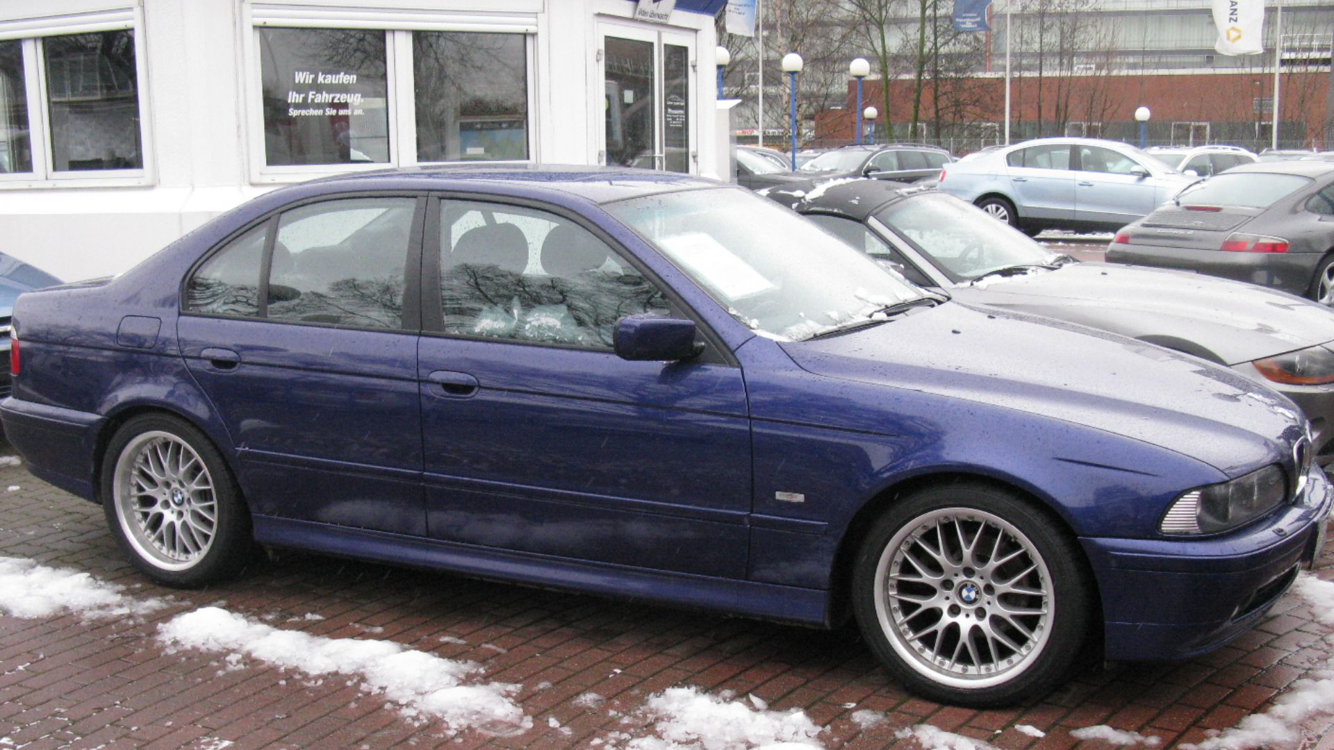 File:BMW 525i Individual E39 (8574873547).jpg