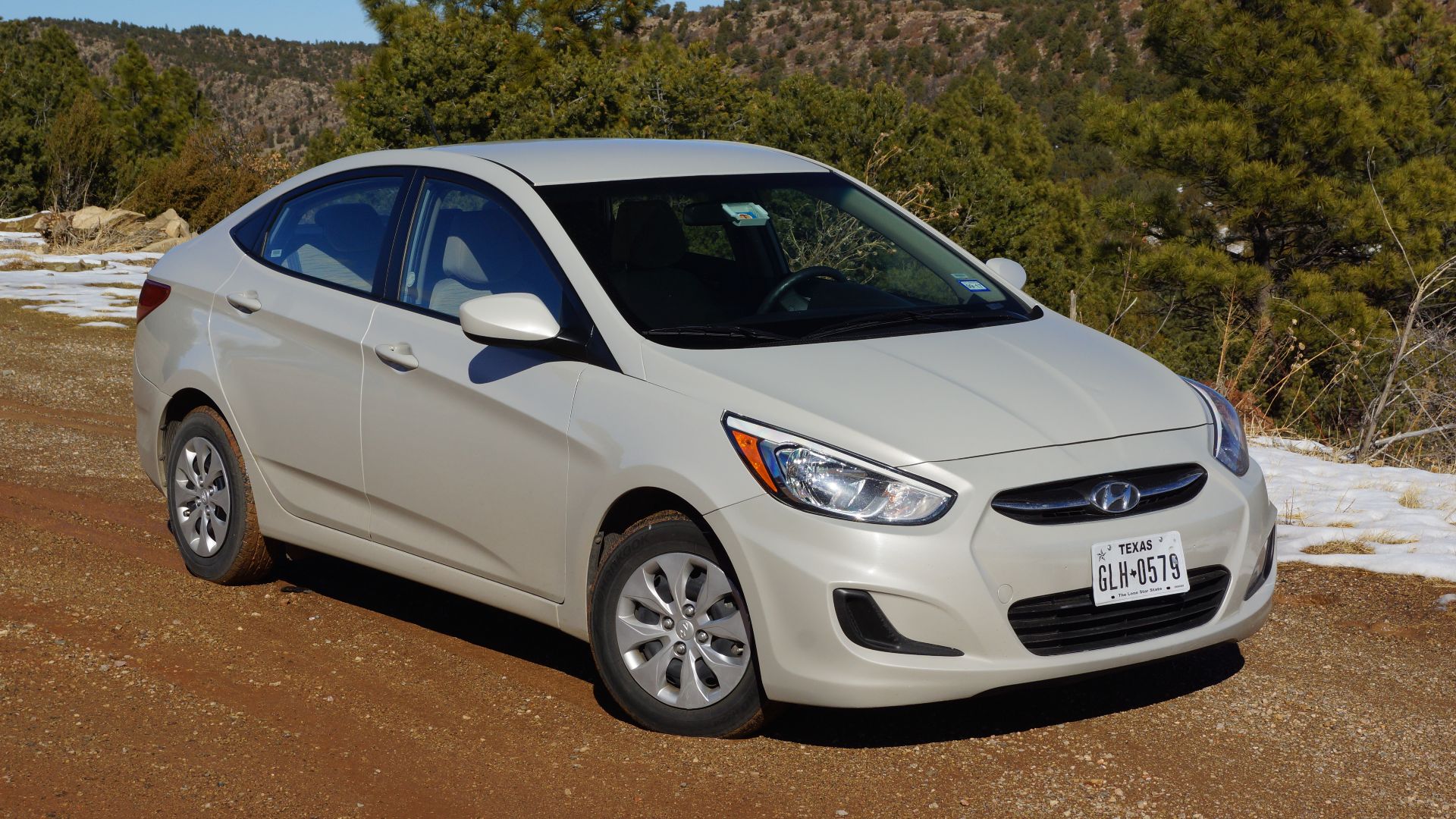 File:2015 Hyundai Accent US.jpg