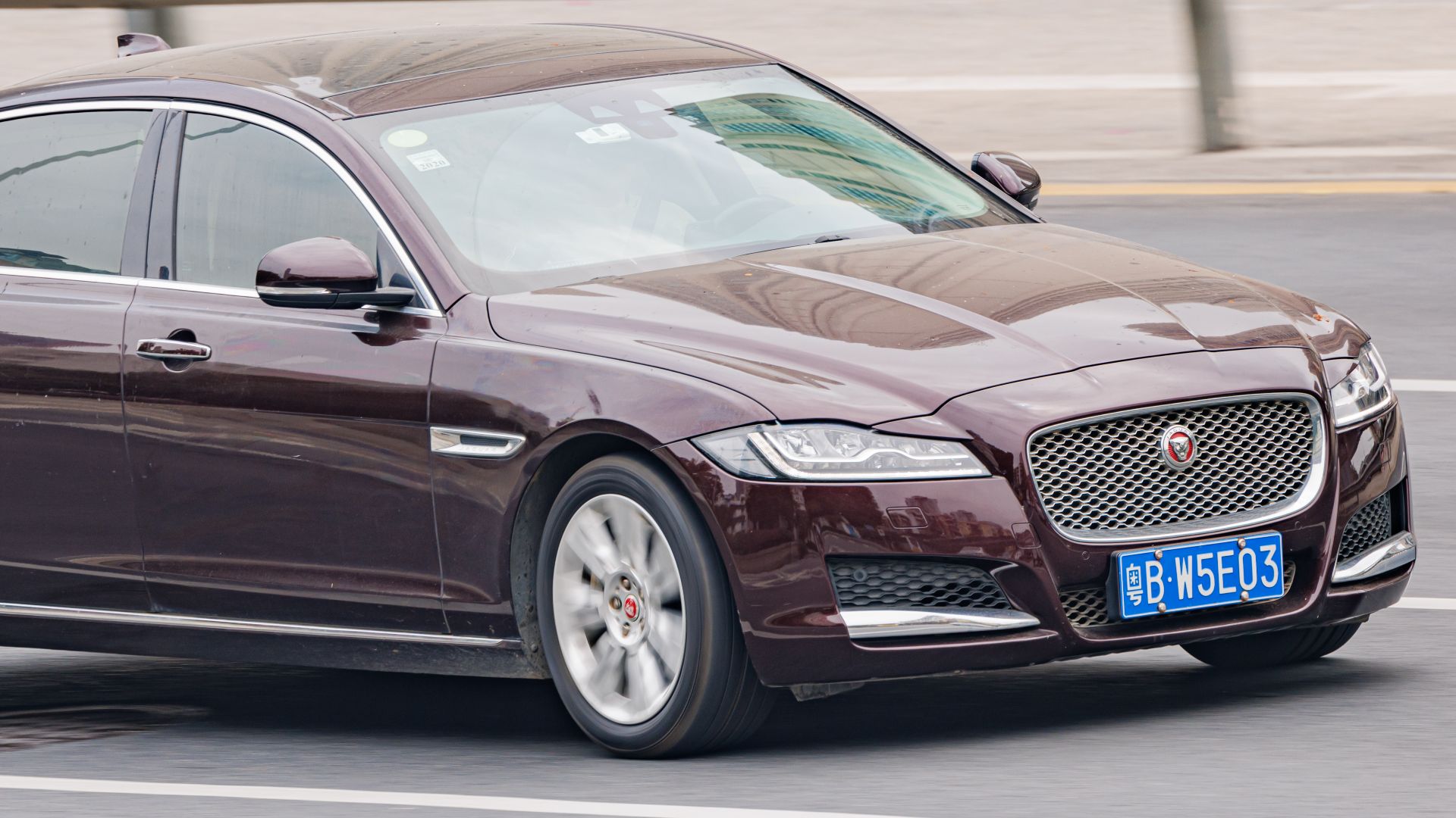 File:JAGUAR XF SEDAN LWB (X260) China (2).jpg