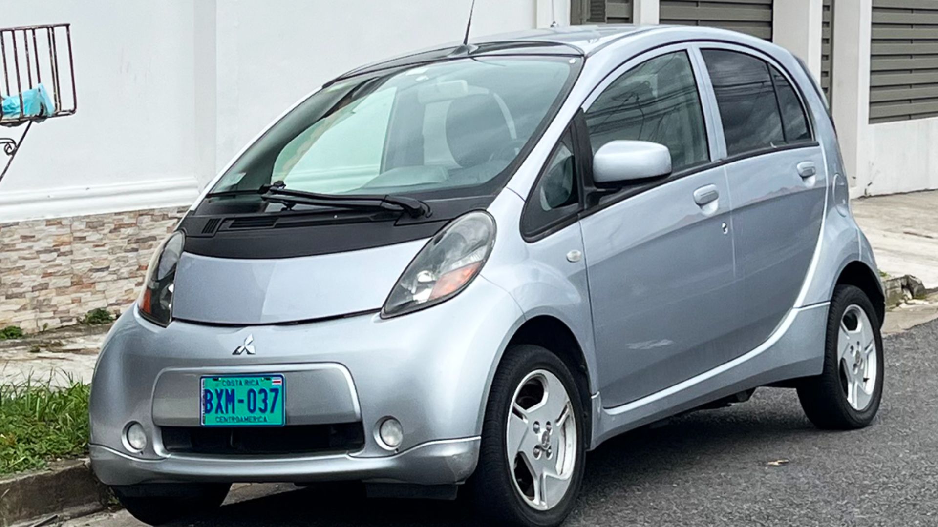 File:Mitsubishi iMiEV CRI 08 2023 5277.jpg