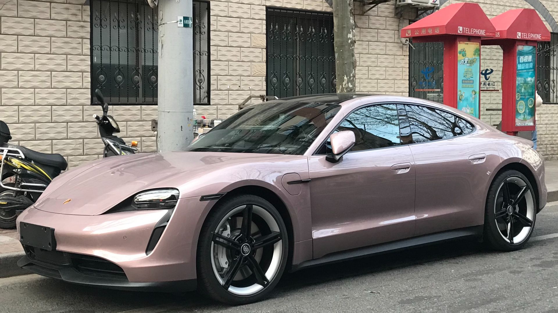 File:Porsche Taycan 2021021201.jpg