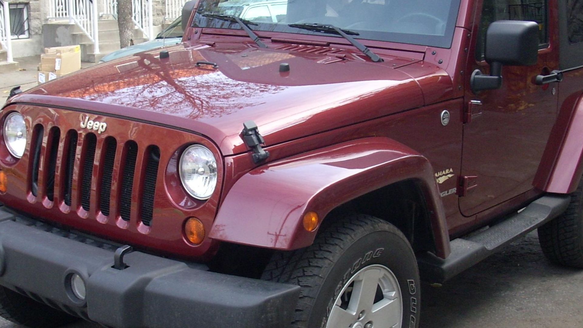 File:Jeep JK Wrangler Sahara 2-Door Convertible.jpg