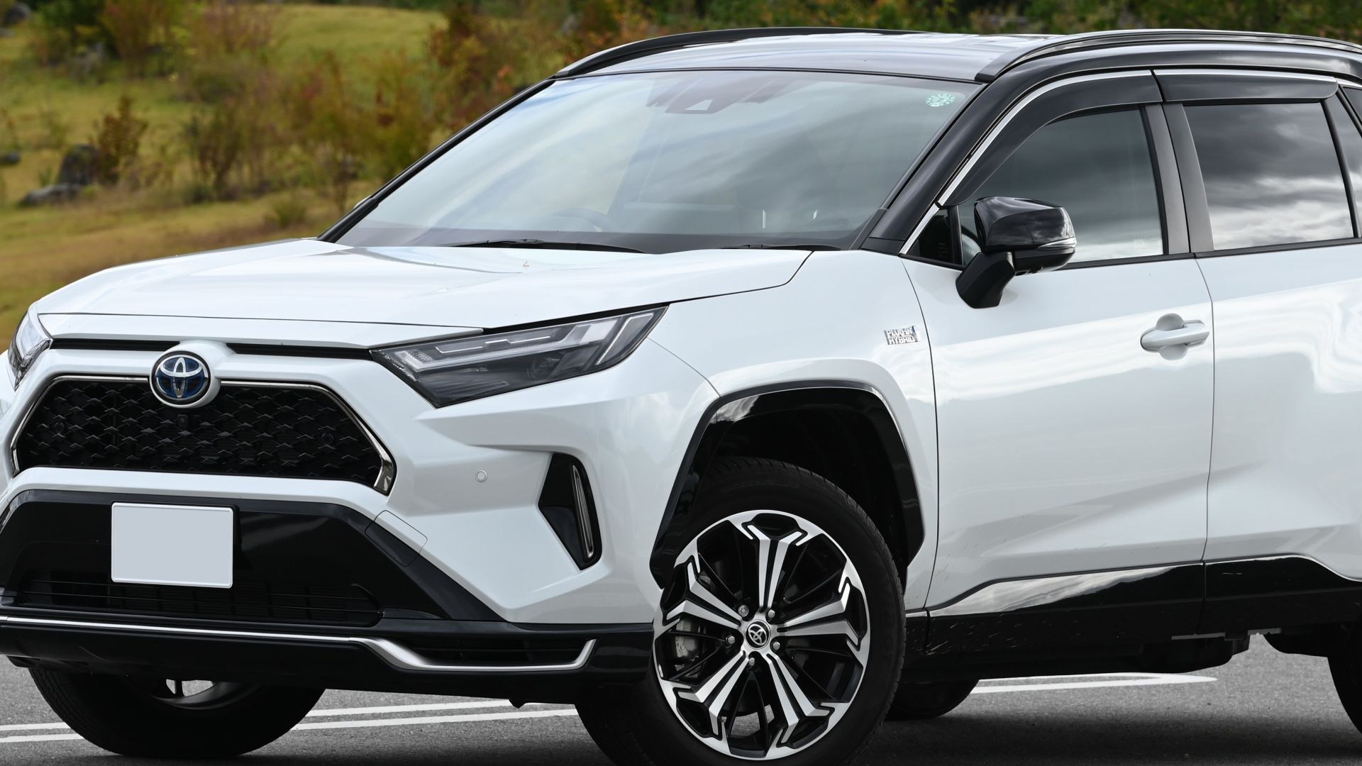 File:2021 Toyota RAV4 PHV.jpg