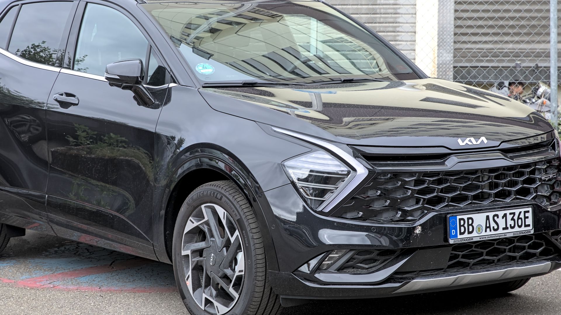 File:Kia Sportage Plug-in-Hybrid (NQ5) 1X7A0318.jpg