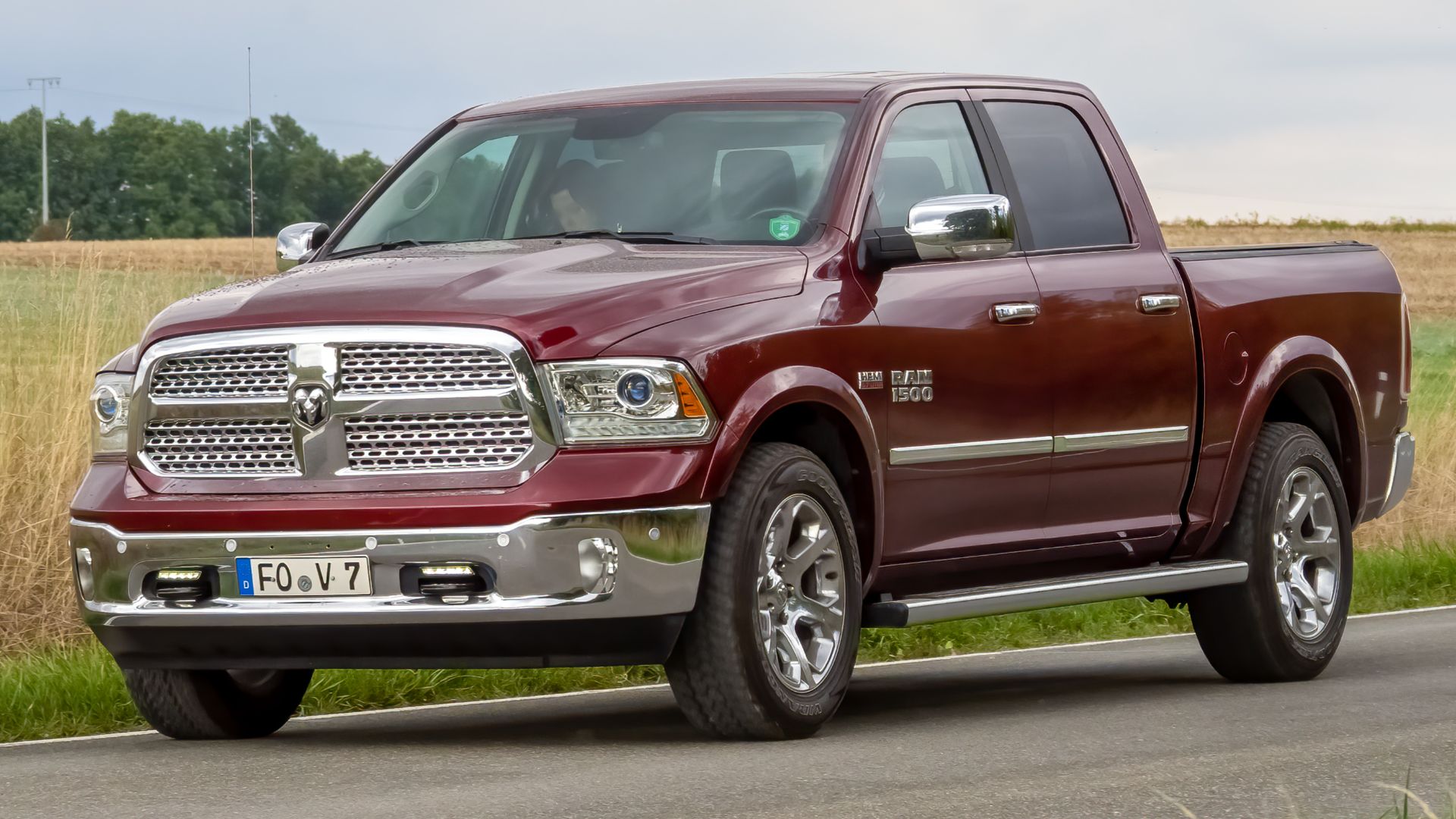 File:Leimershof US-Car-Treffen Ram 1500 Hemi Laramie -20220911-RM-153927.jpg