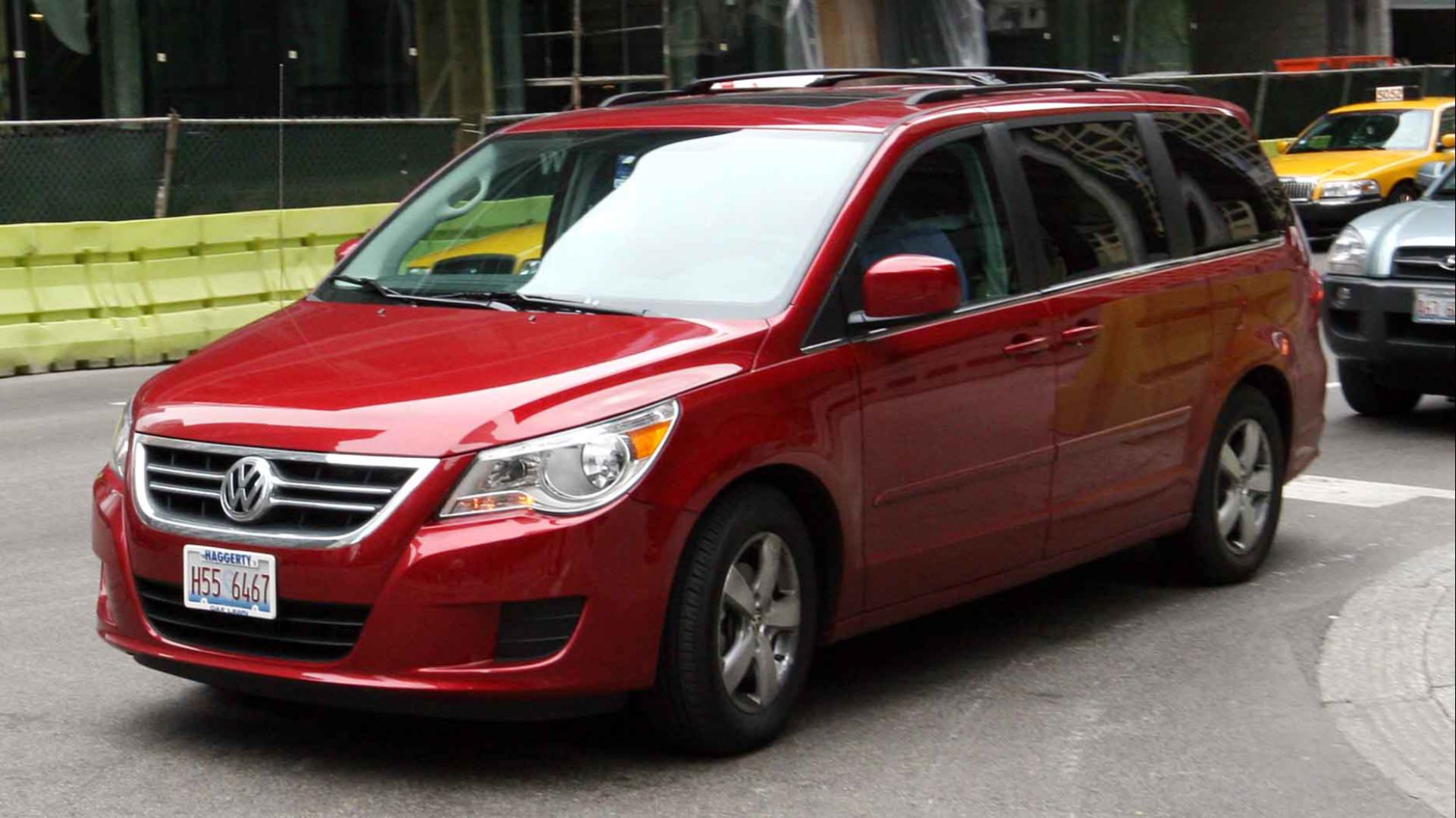 File:Volkswagen Routan.jpg