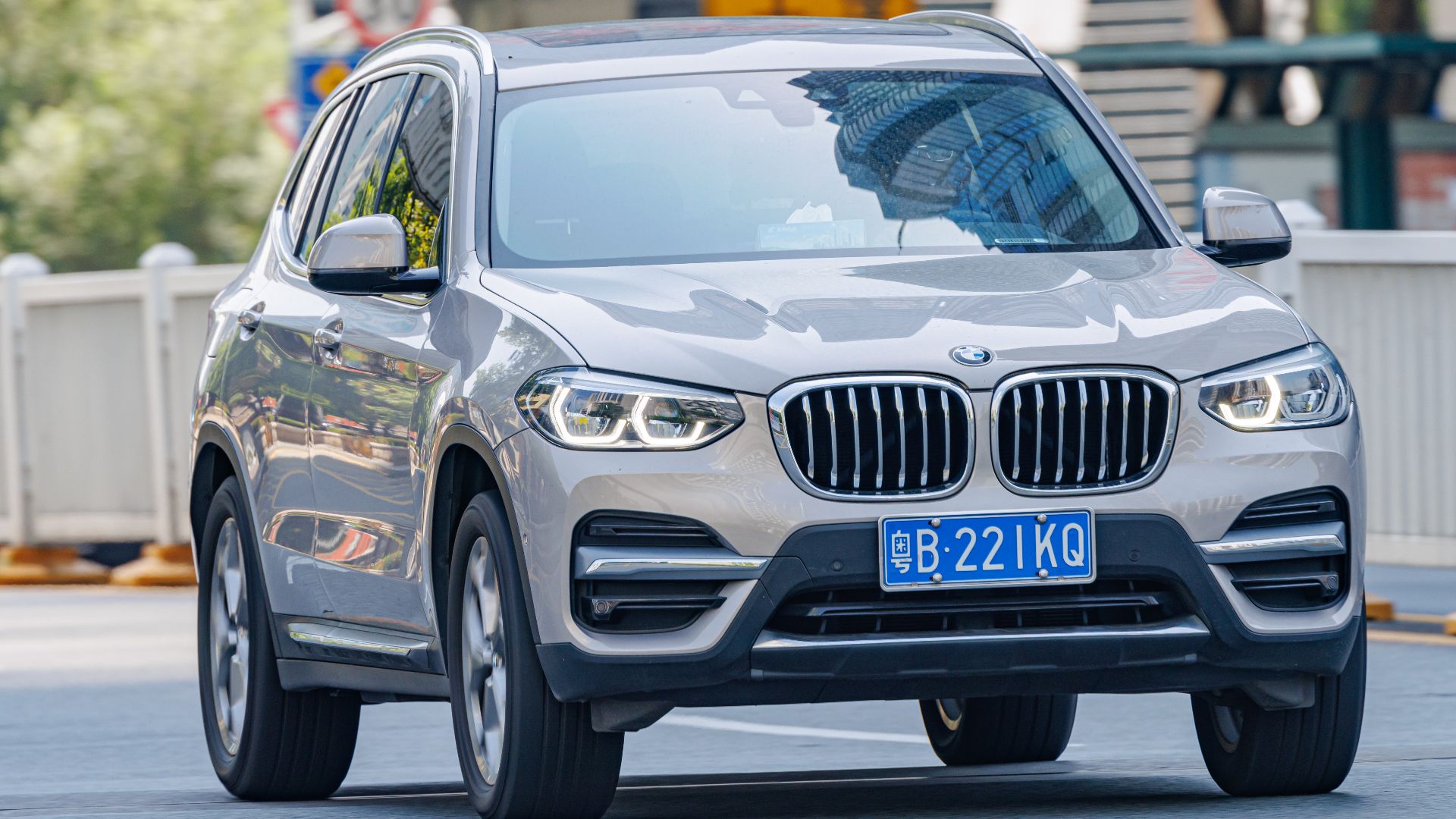 File:BMW X3 (G08) China (5).jpg
