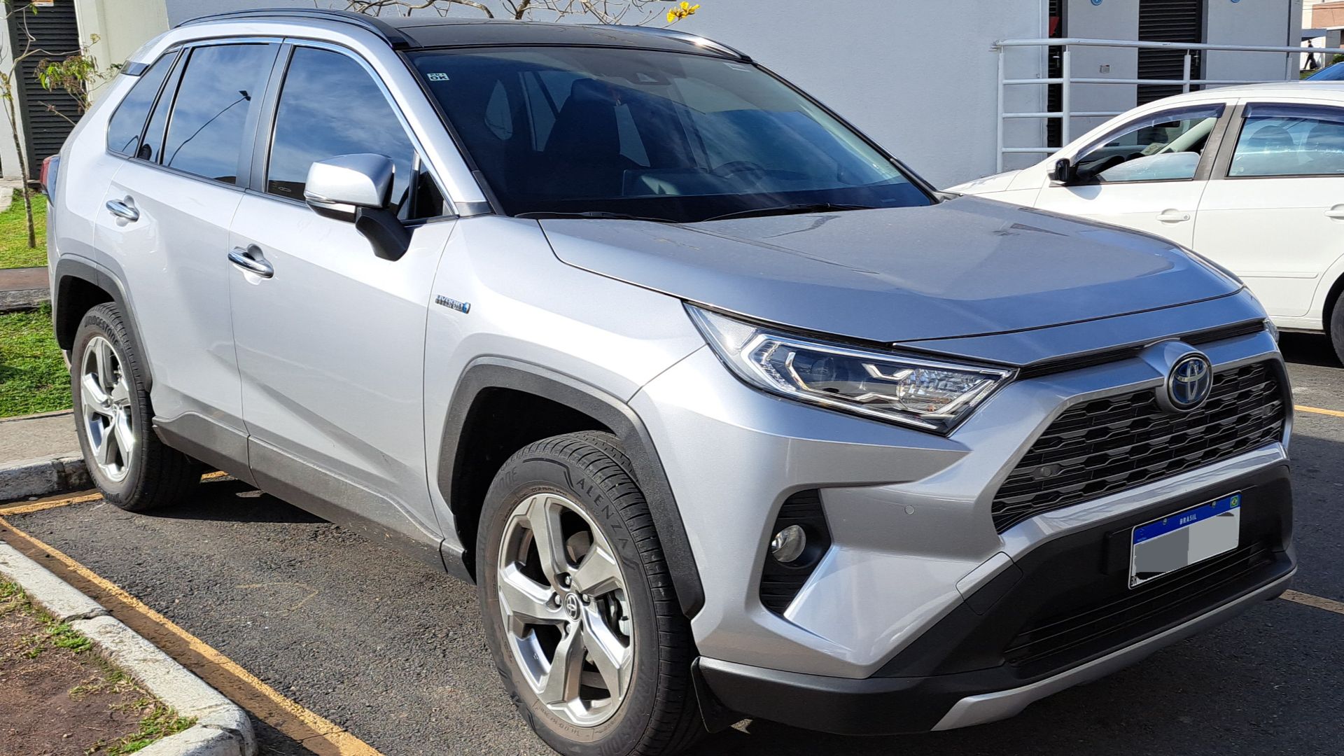 File:Toyota RAV4 5th gen Brazil.jpg