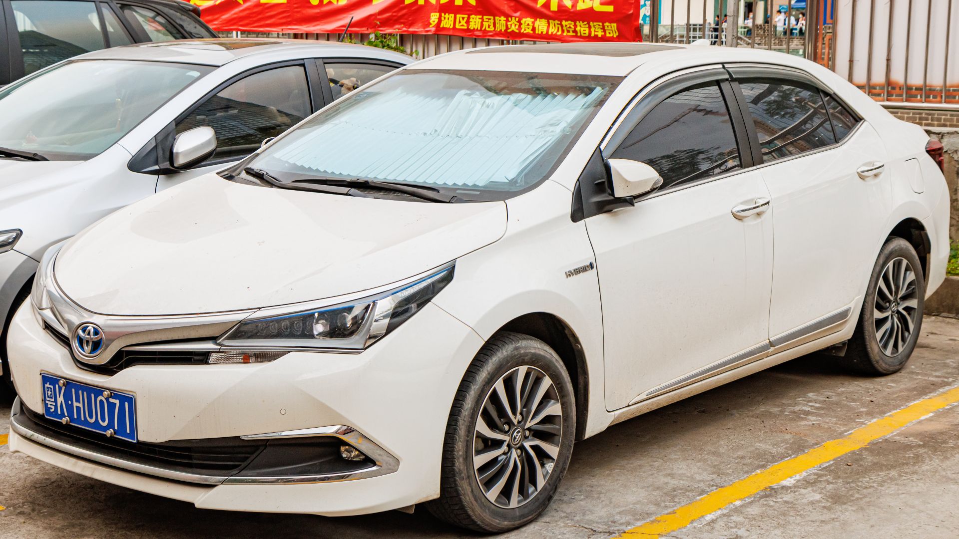 File:TOYOTA COROLLA HYBRID (E180) China (3).jpg