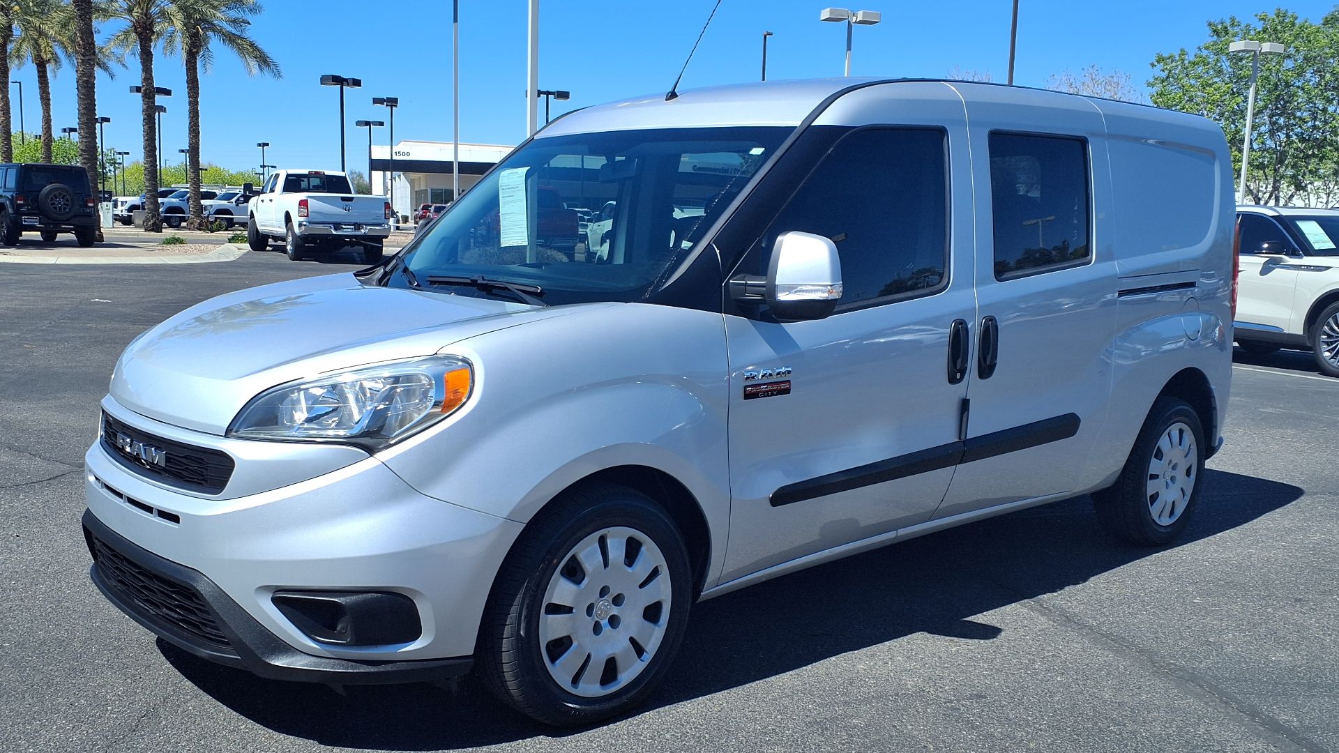 File:20 Ram ProMaster City SLT.jpg