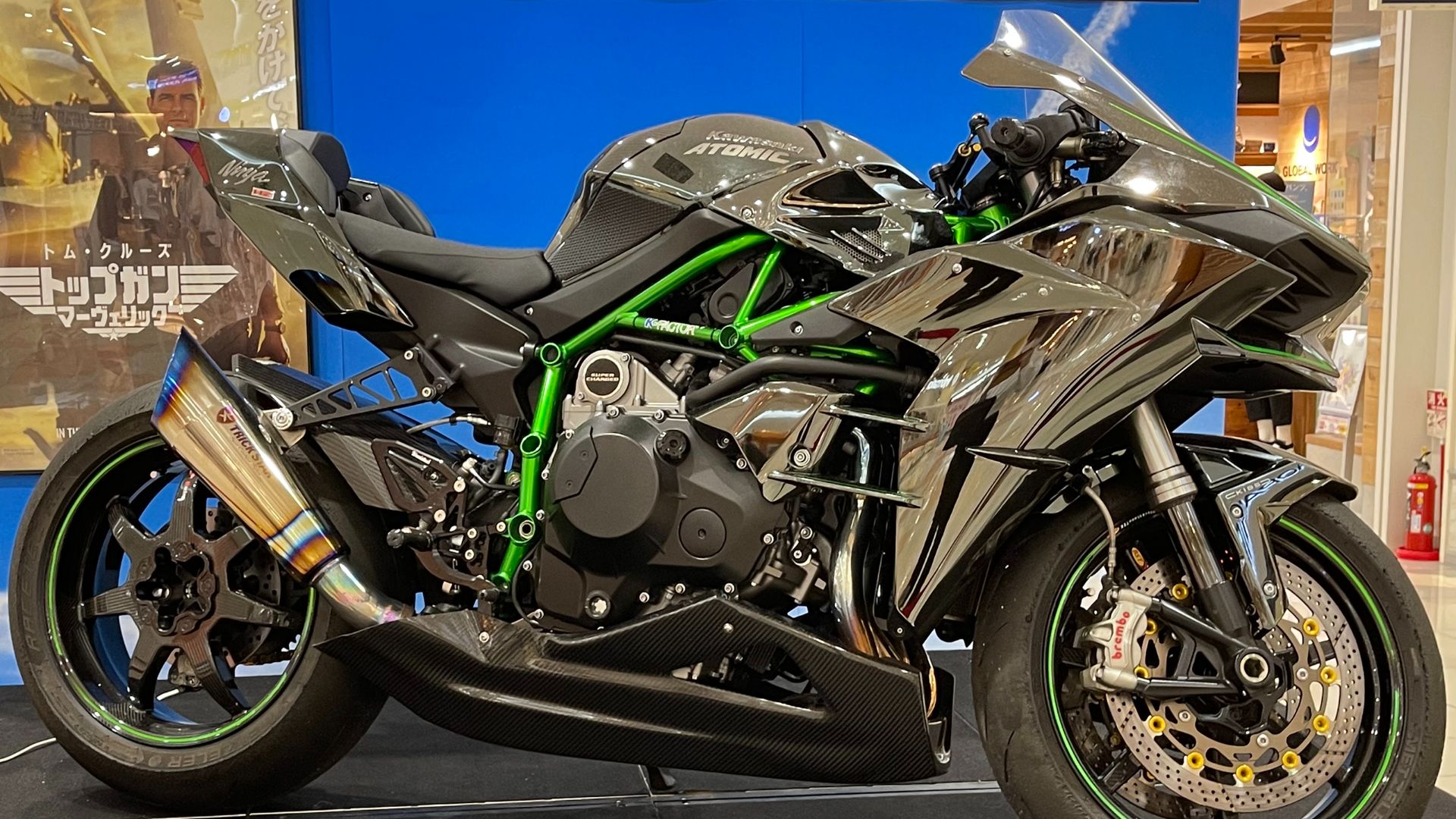 File:Kawasaki Ninja H2 CARBON (2BL-ZXT02J) right.jpg