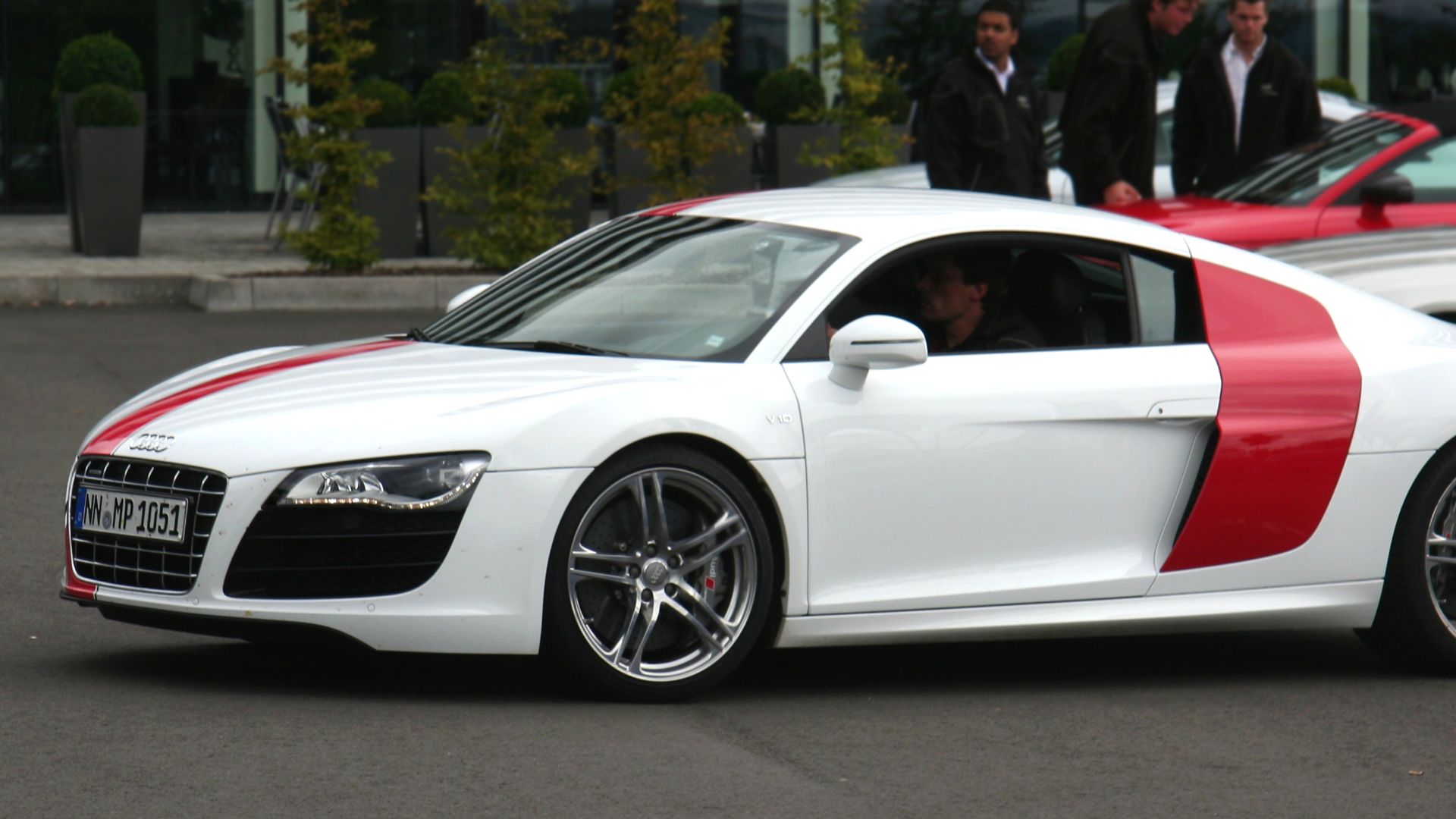 File:Audi R8 V10, Bj. 2011 (2011-08-13 322).JPG