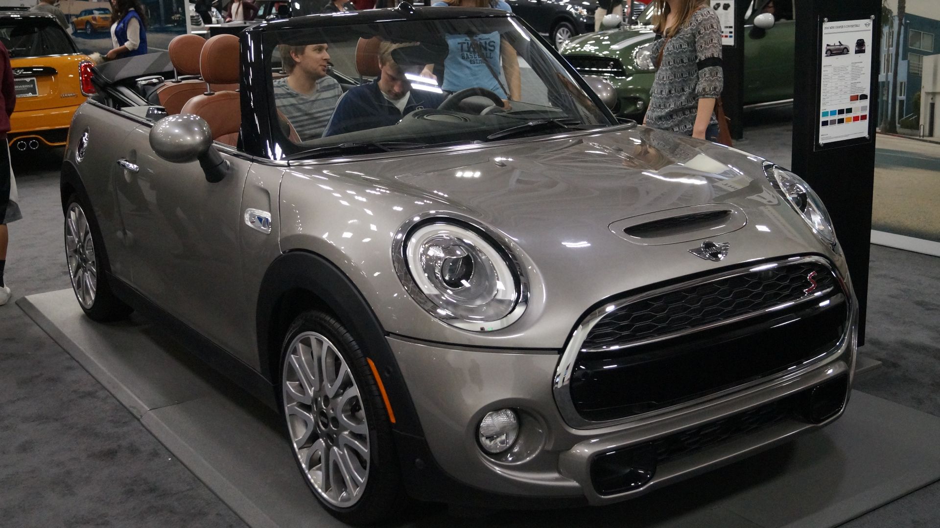 File:2016 Mini Cooper S Convertible (25649811382).jpg