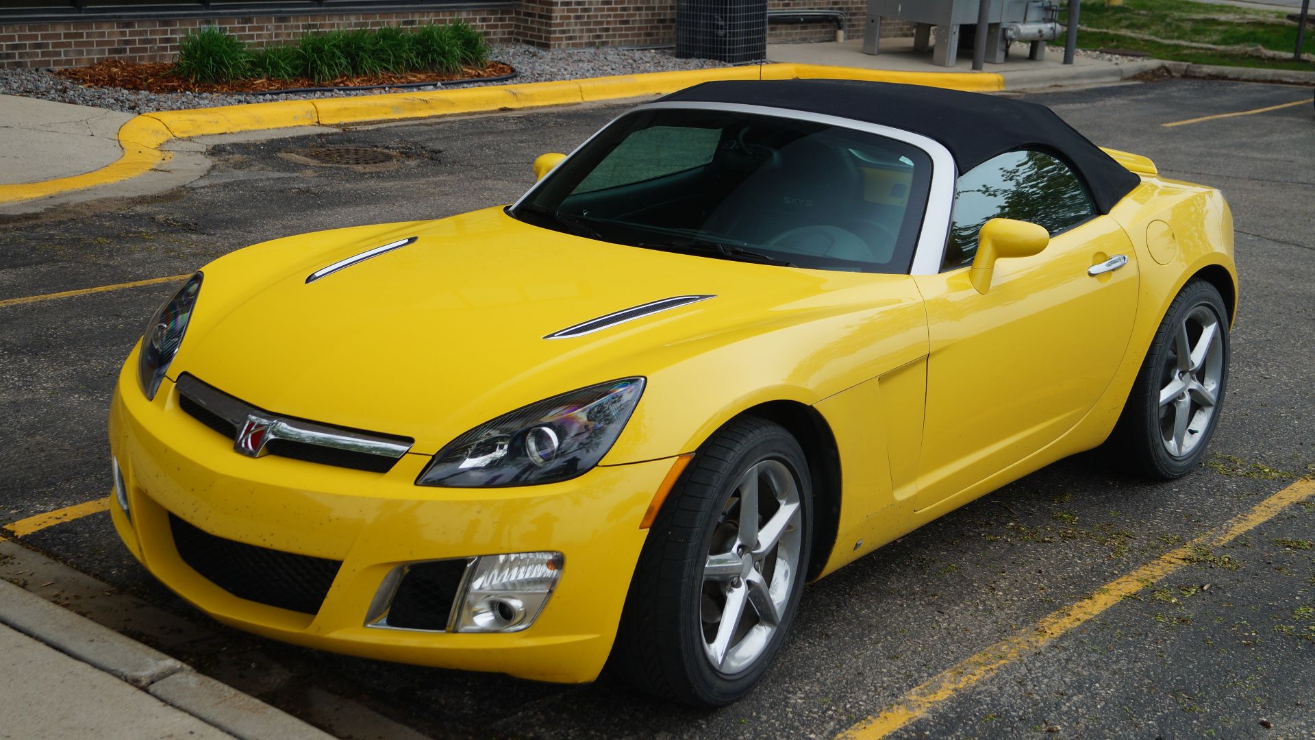 File:2007 Saturn Sky Red Line (26973147416).jpg