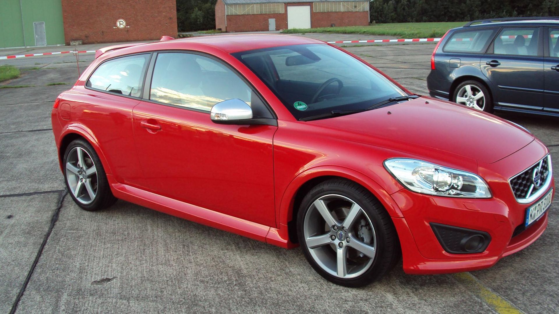 File:Volvo C30 T5 (4939582978).jpg