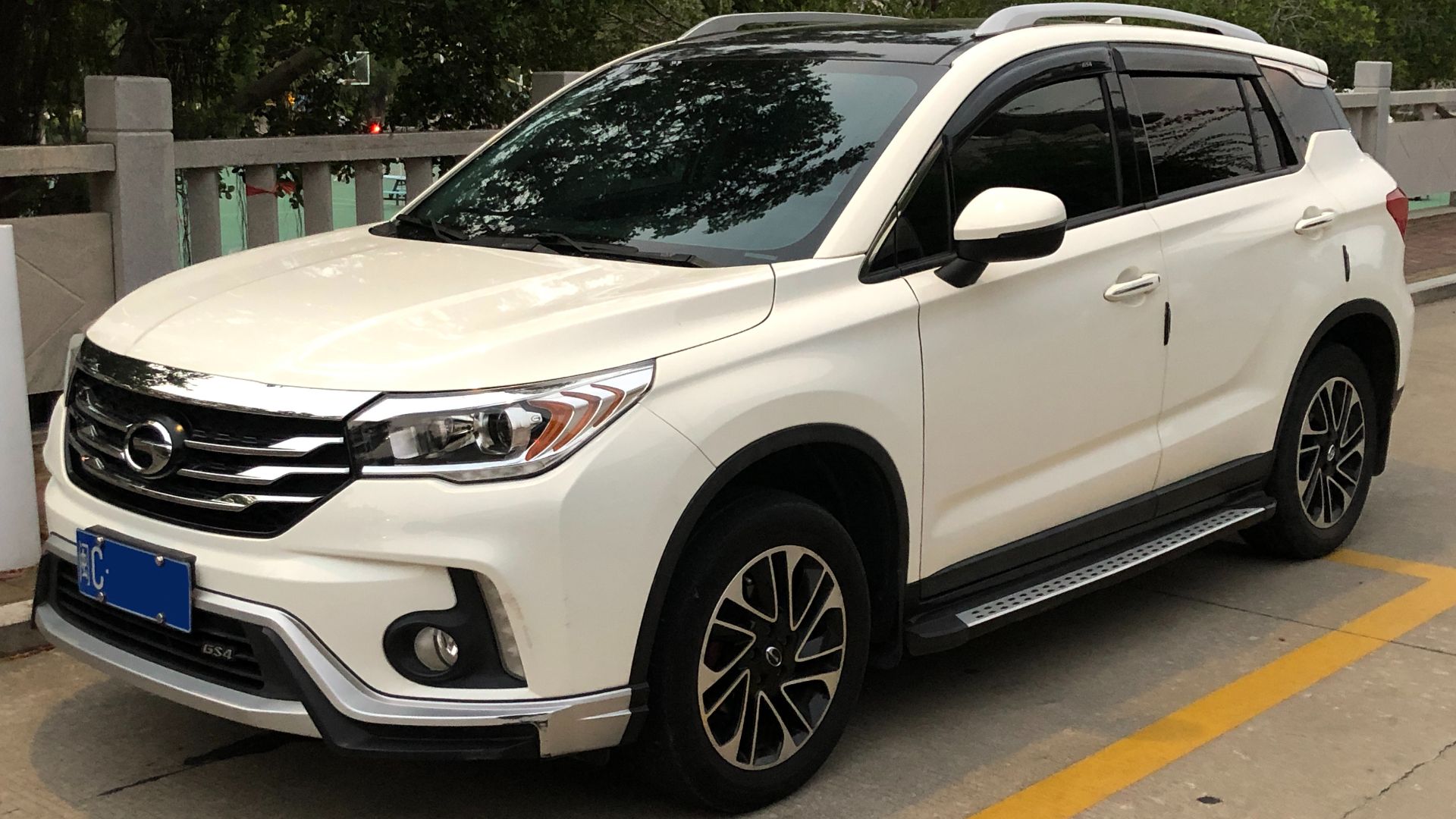 File:GAC Trumpchi GS4 Shishi 01 2022-09-19.jpg