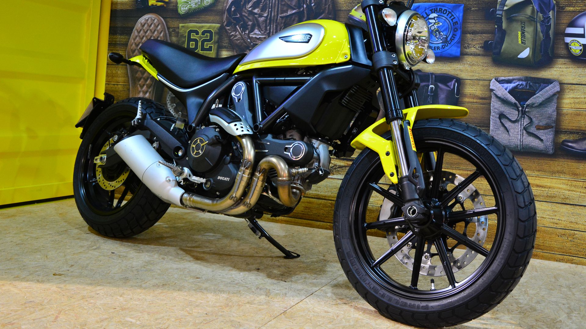 File:Ducati Scrambler Icon 803 CC – Hamburger Motorrad Tage 2015 01.jpg
