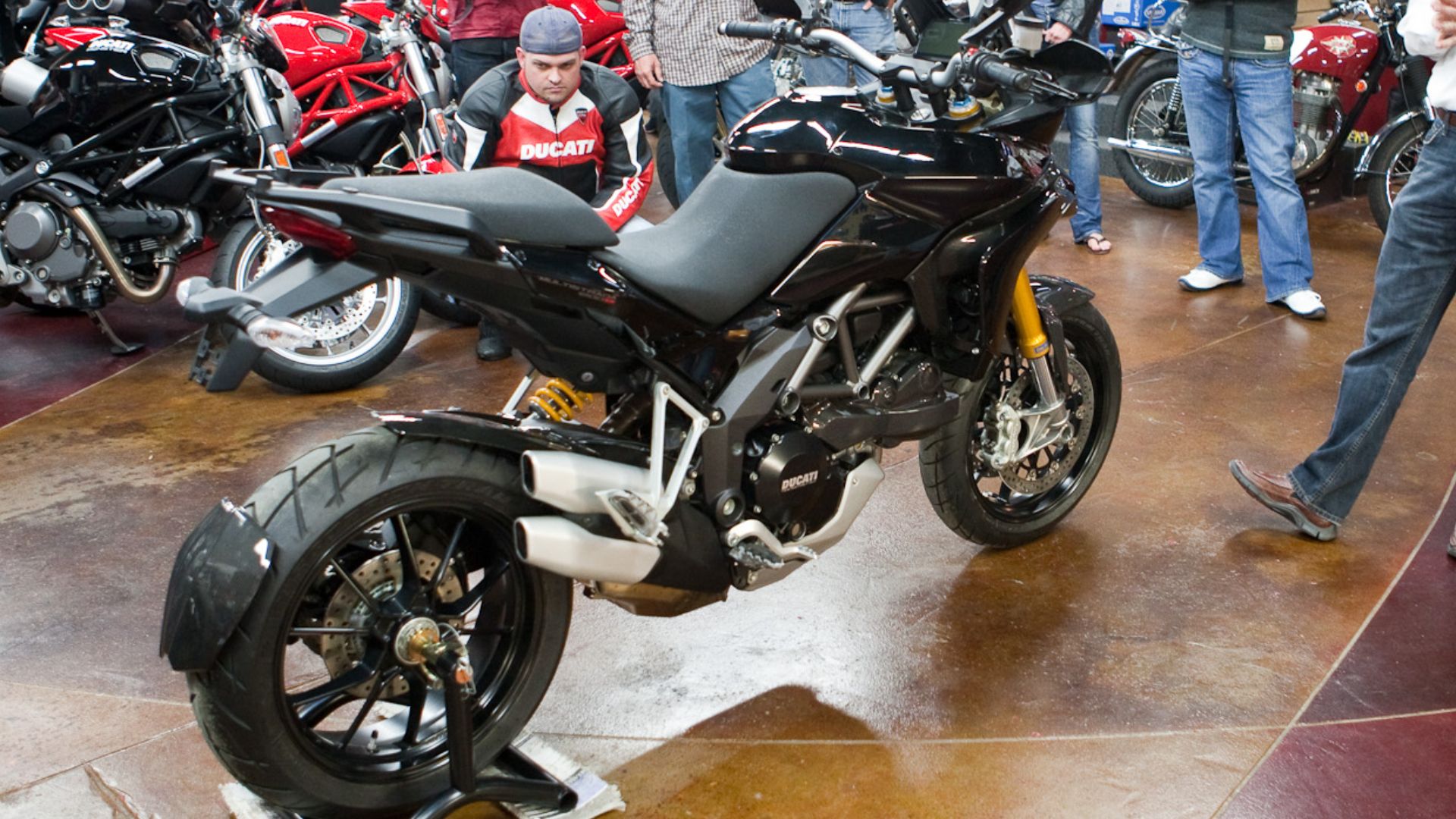 File:Talking about the Multistrada 1200S (4490842634).jpg