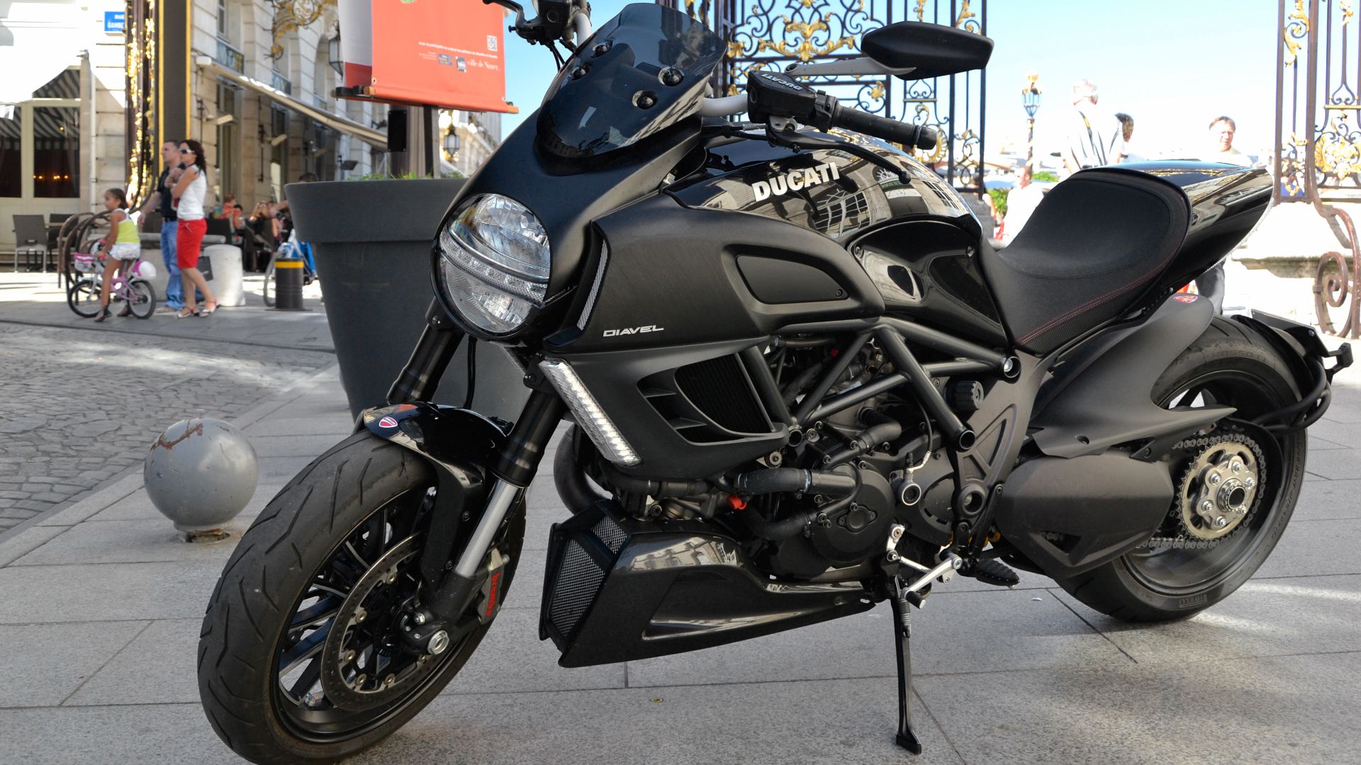 File:Ducati Diavel black.jpg