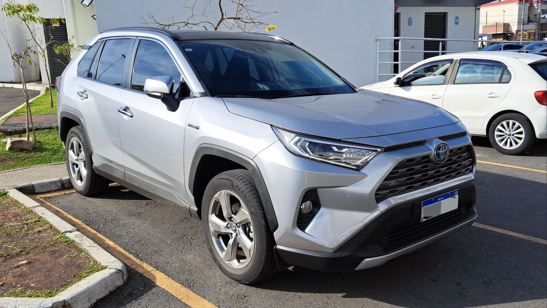 File:Toyota RAV4 5th gen Brazil.jpg