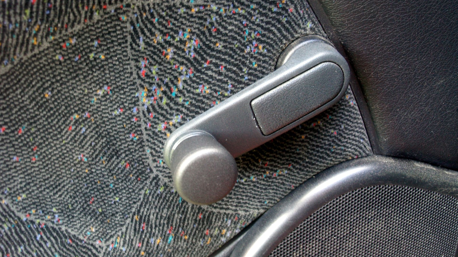 File:Car window crank.jpg