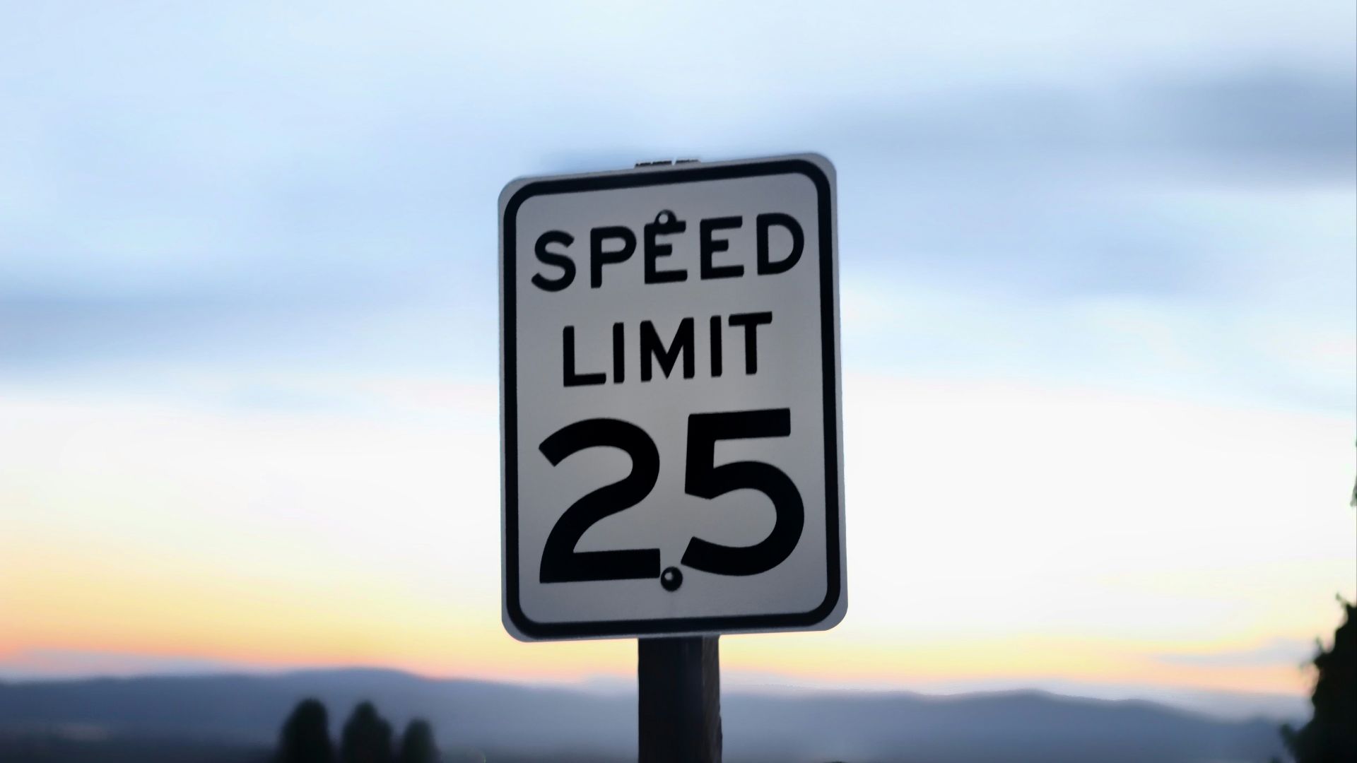 25 speed limit signage