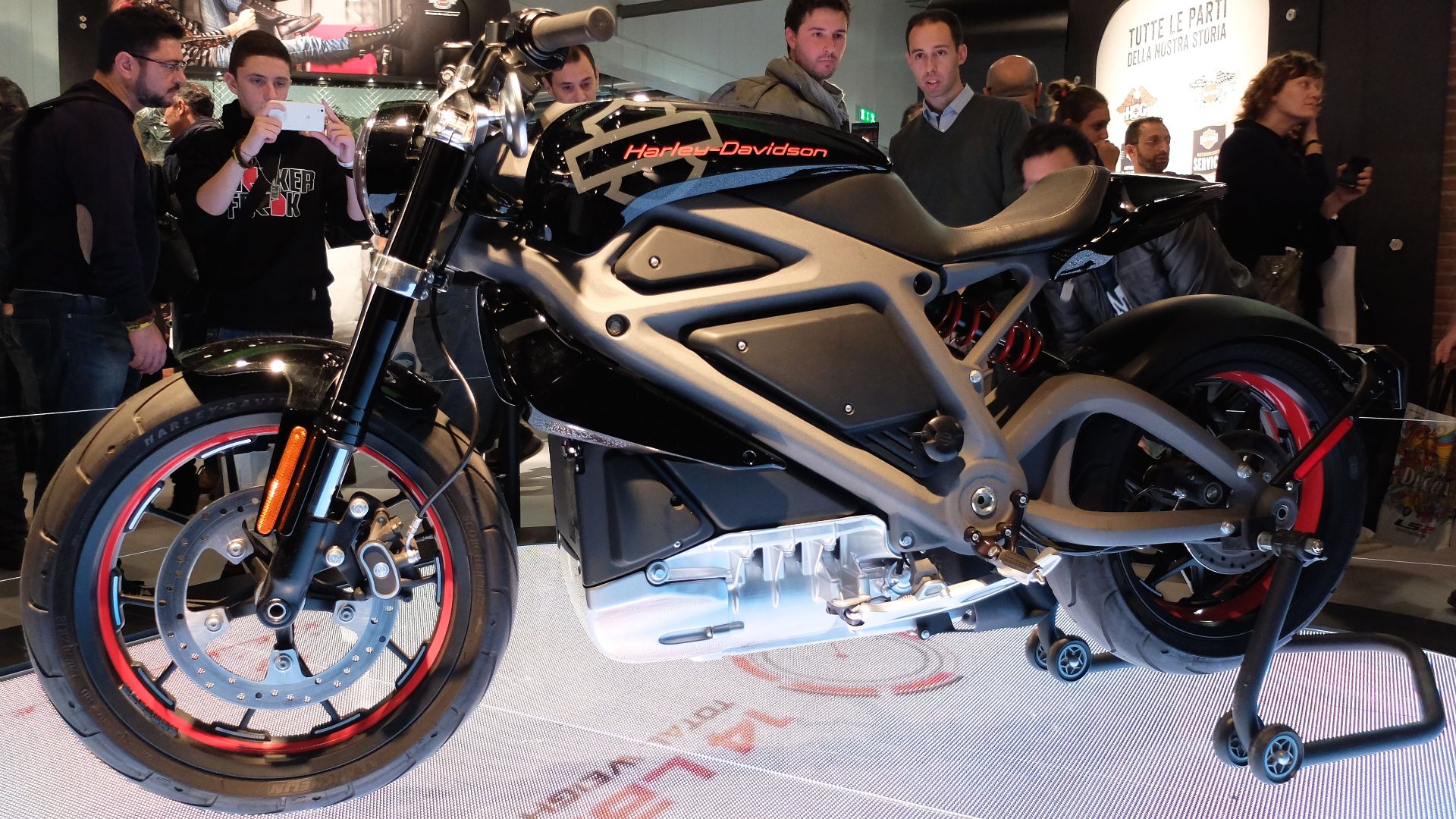 File:Harley Davidson Livewire at Motorcycle Live 2014 03.jpg