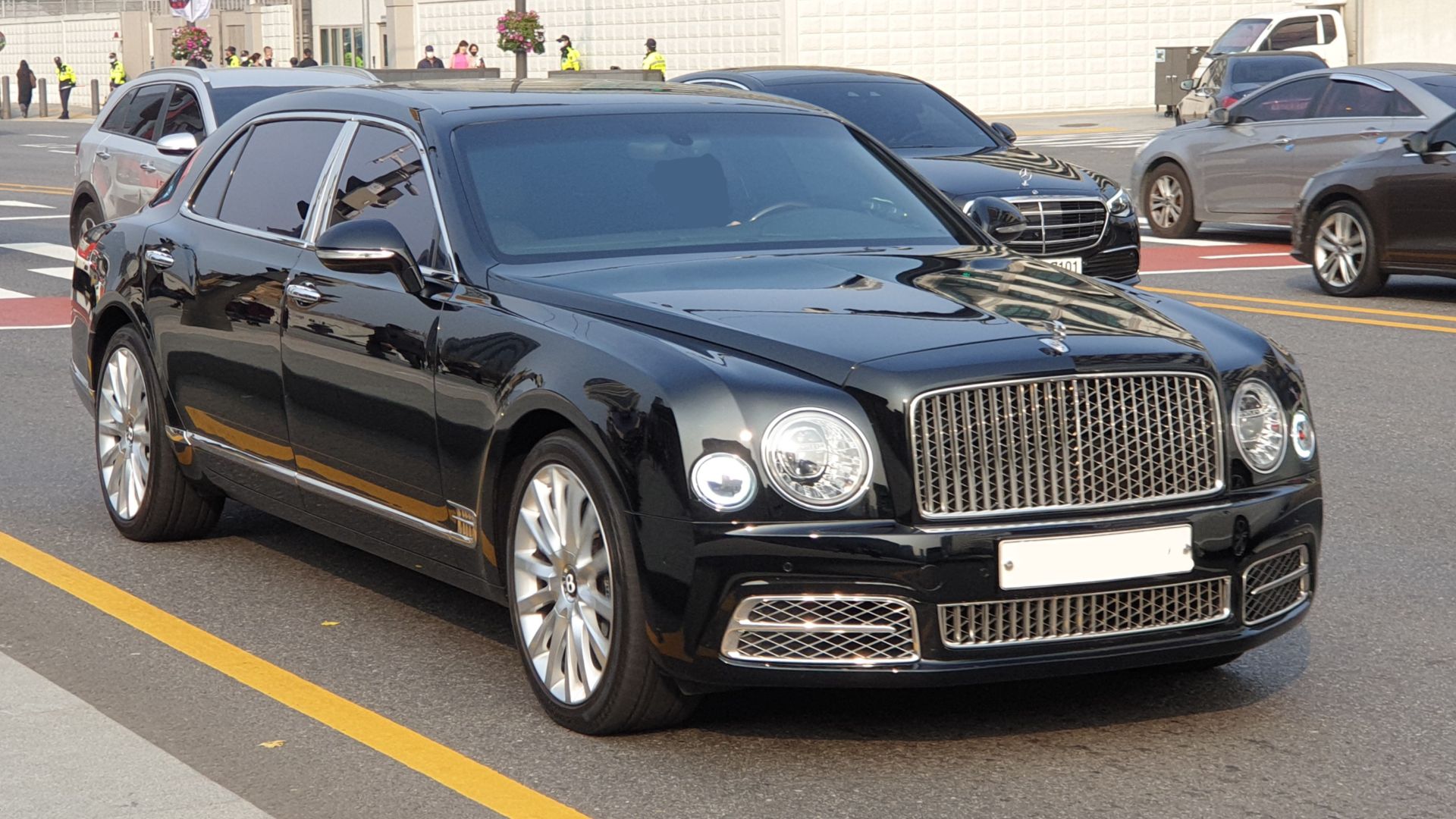 File:Bentley Mulsanne EWB Facelift Black (3).jpg