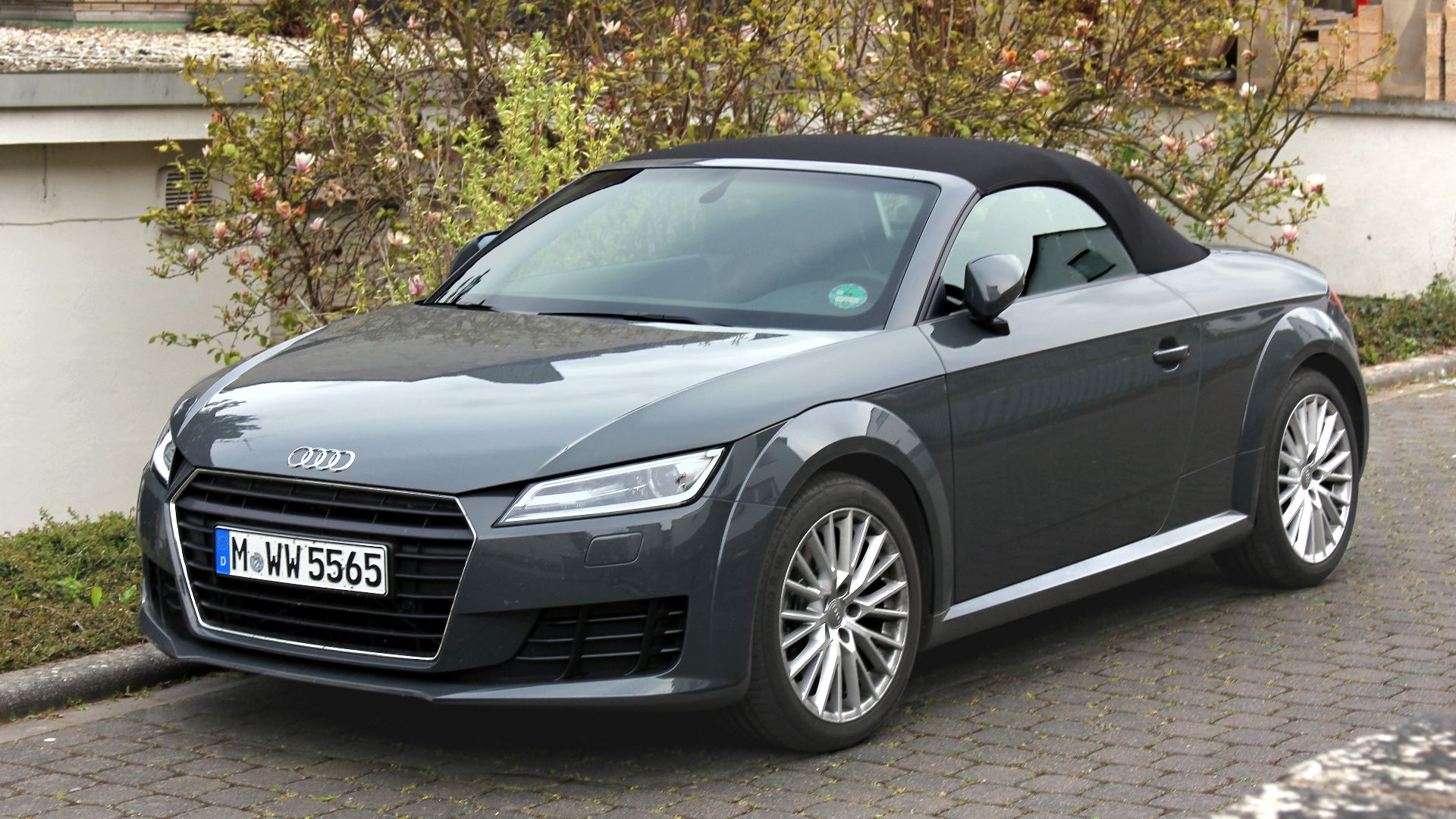 File:Audi TT Roadster, 1,8 Liter, Erstzul. März 2017 (r).JPG