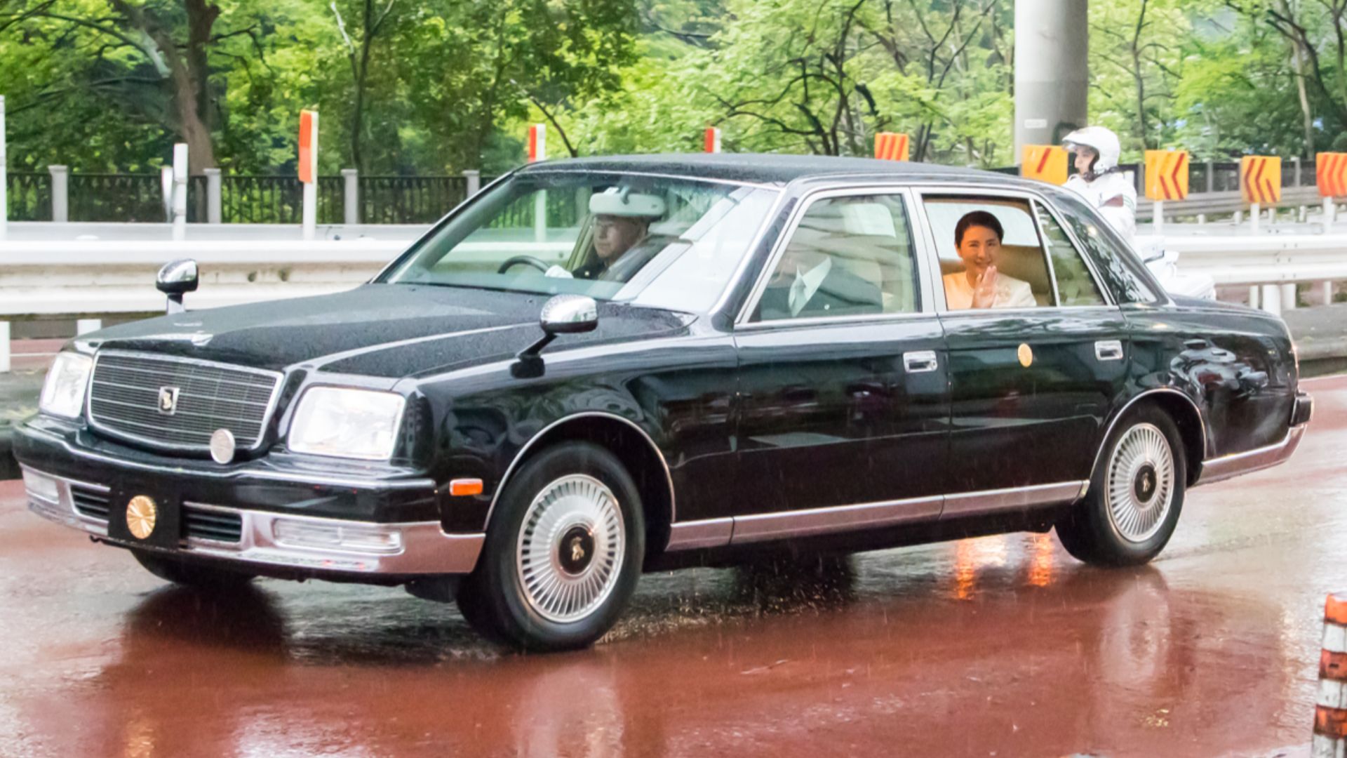 File:Toyota Century Royal.jpg