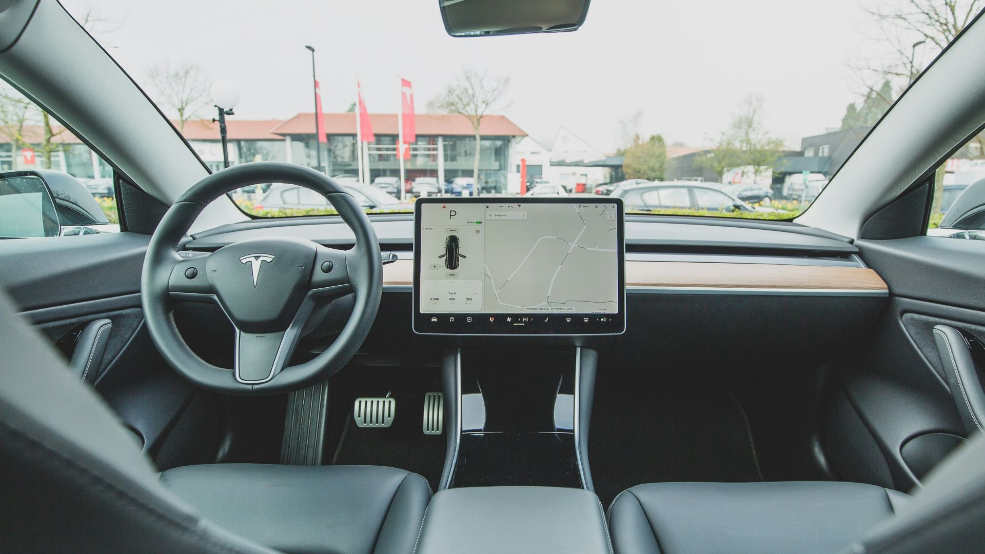 turned on car GPS navigator on Tesla car