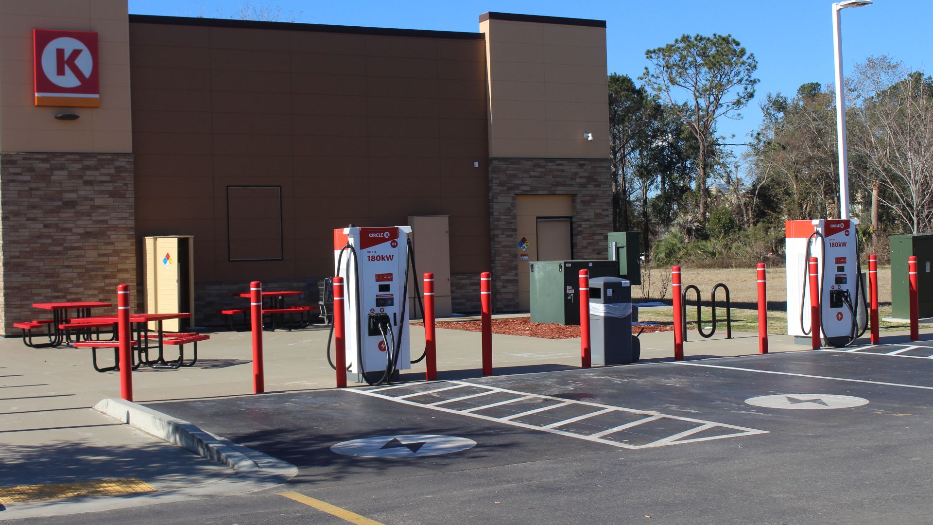 File:Circle K Electric Car Chargers, 1904 W Hill Ave., Valdosta.jpg