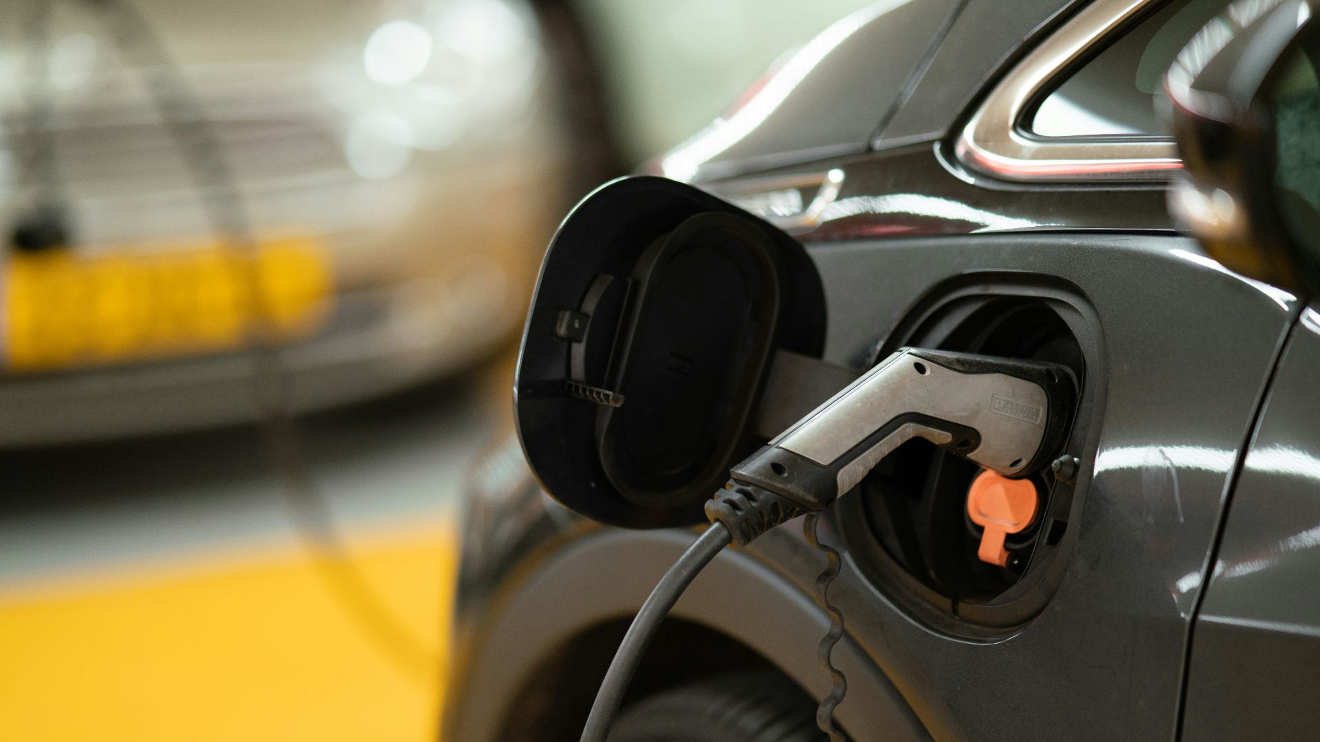 black and silver car steering wheel