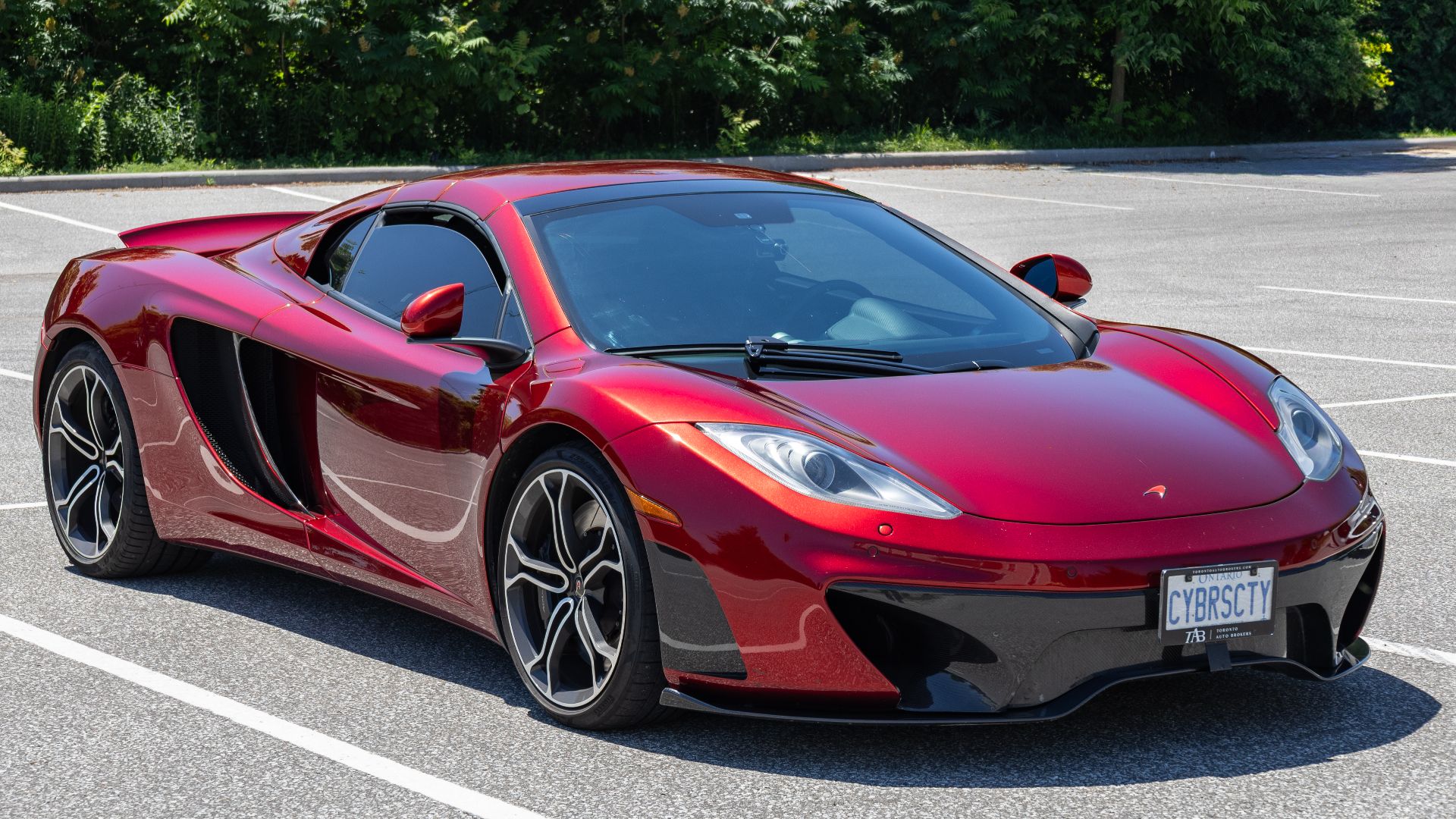 File:McLaren MP4-12C, Kingsville, Ontario, 2025-06-29.jpg