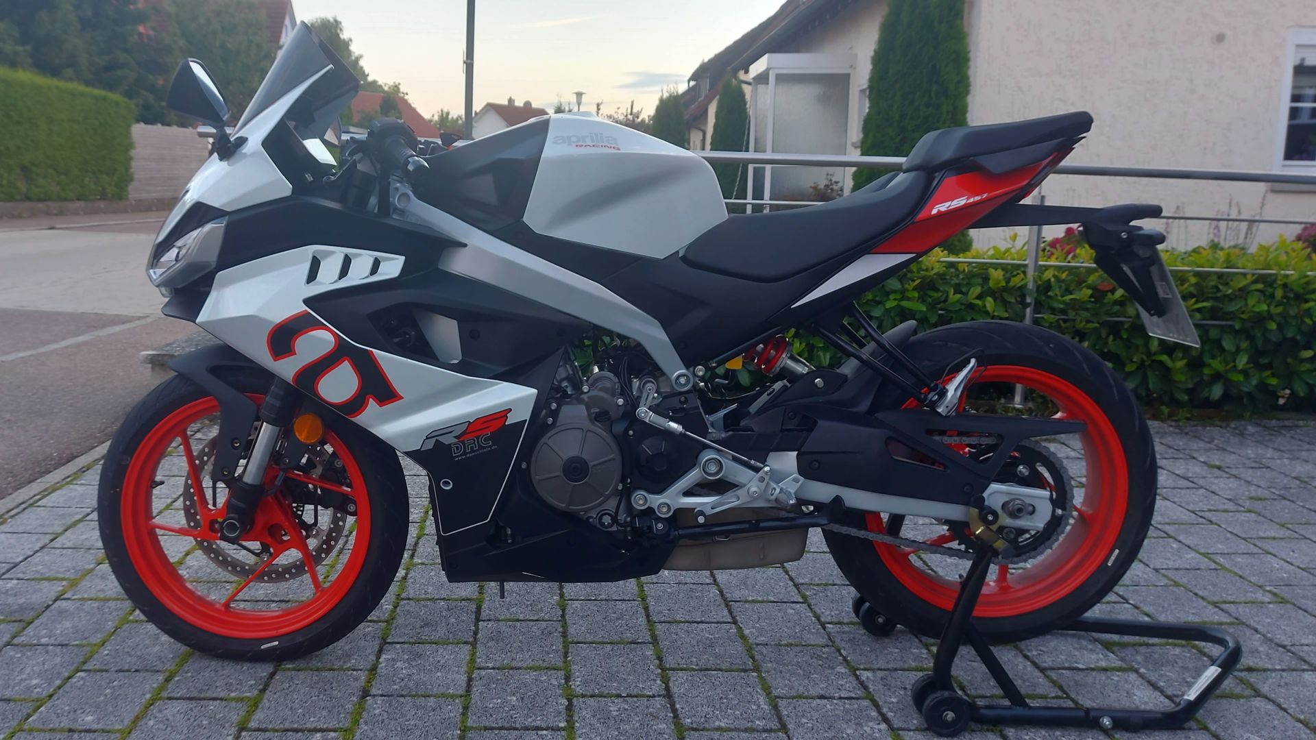 File:Aprilia RS 457.jpg