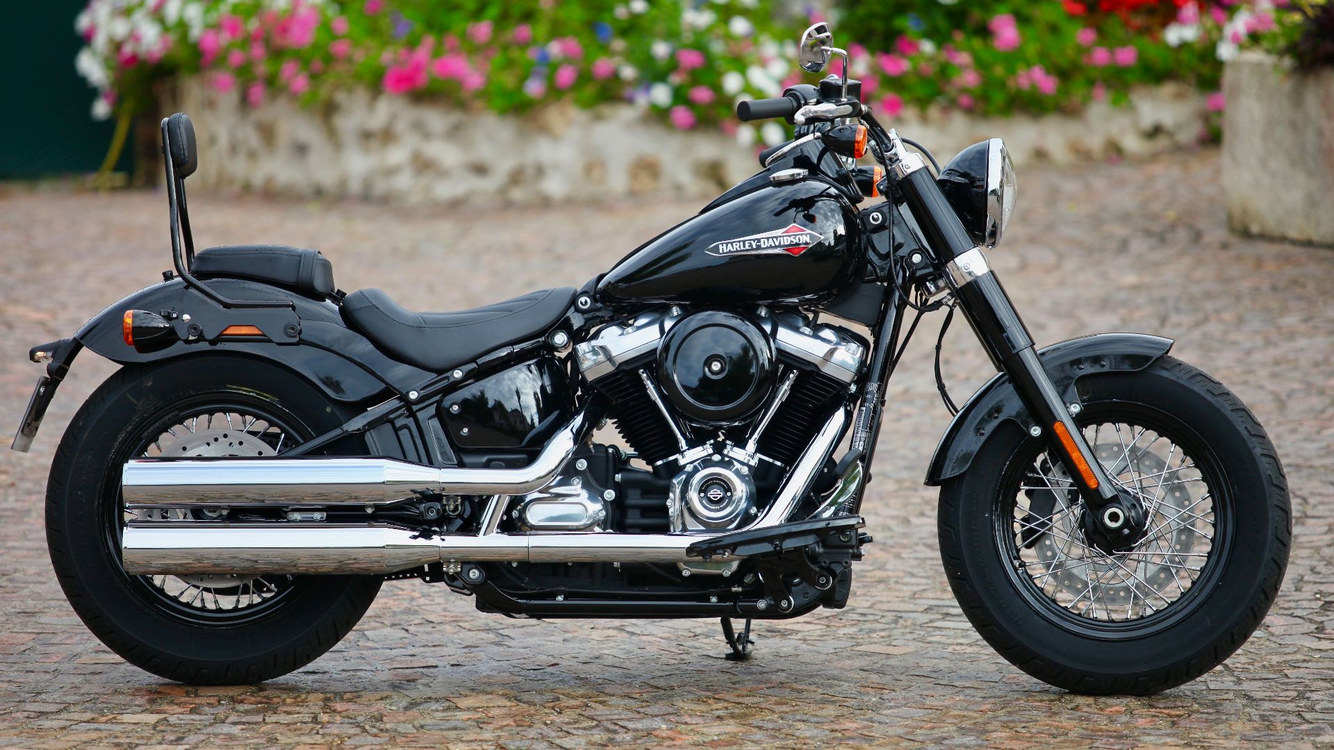 File:Harley Davidson Softail Slim 2018.jpg