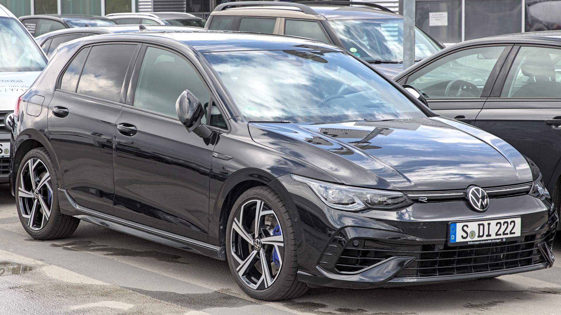 File:Volkswagen Golf VIII R 1X7A7089.jpg