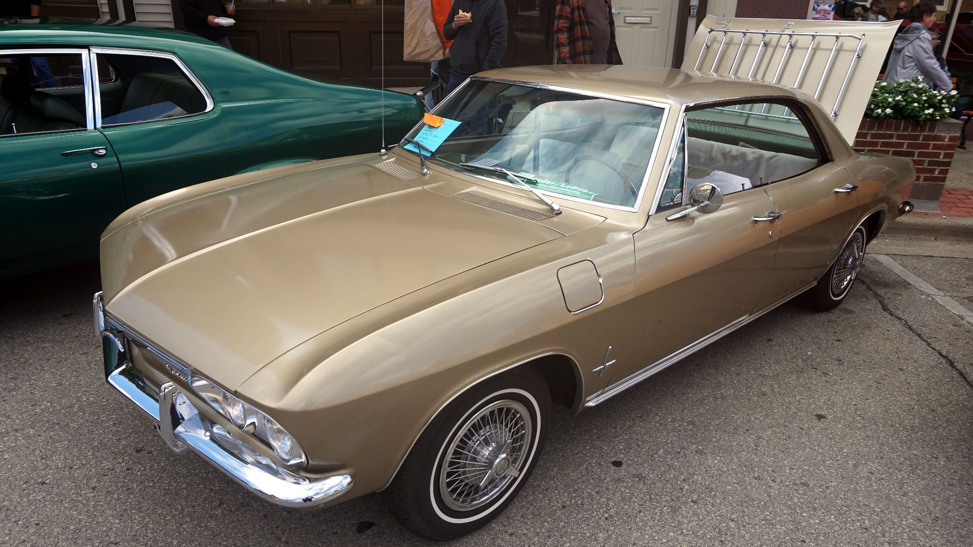 File:2022 Downtown West Allis Classic Car Show 069 (1966 Chevrolet Corvair Monza).jpg