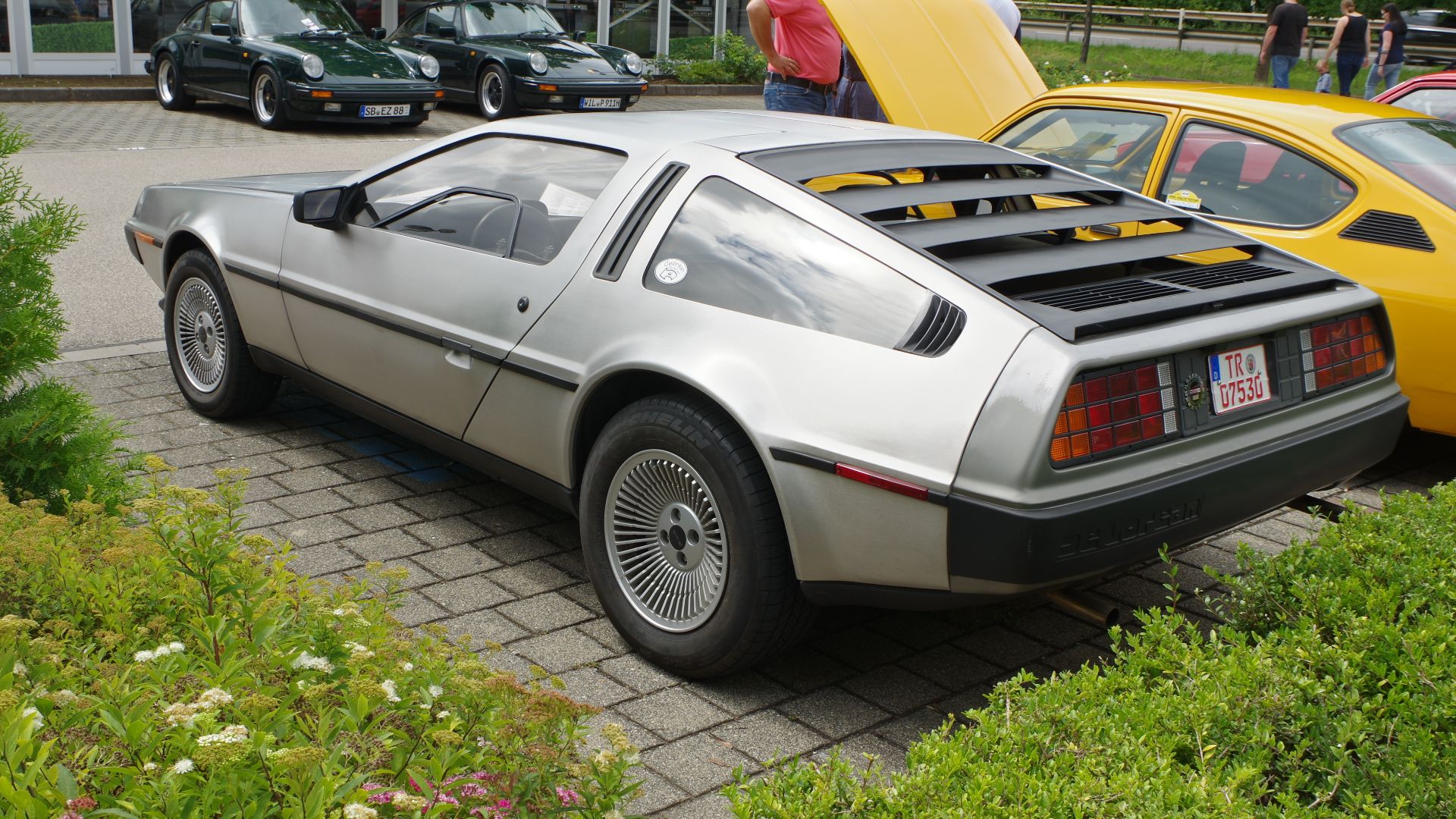 File:DeLorean DMC-12 BW 2017-07-16 15-10-09.jpg