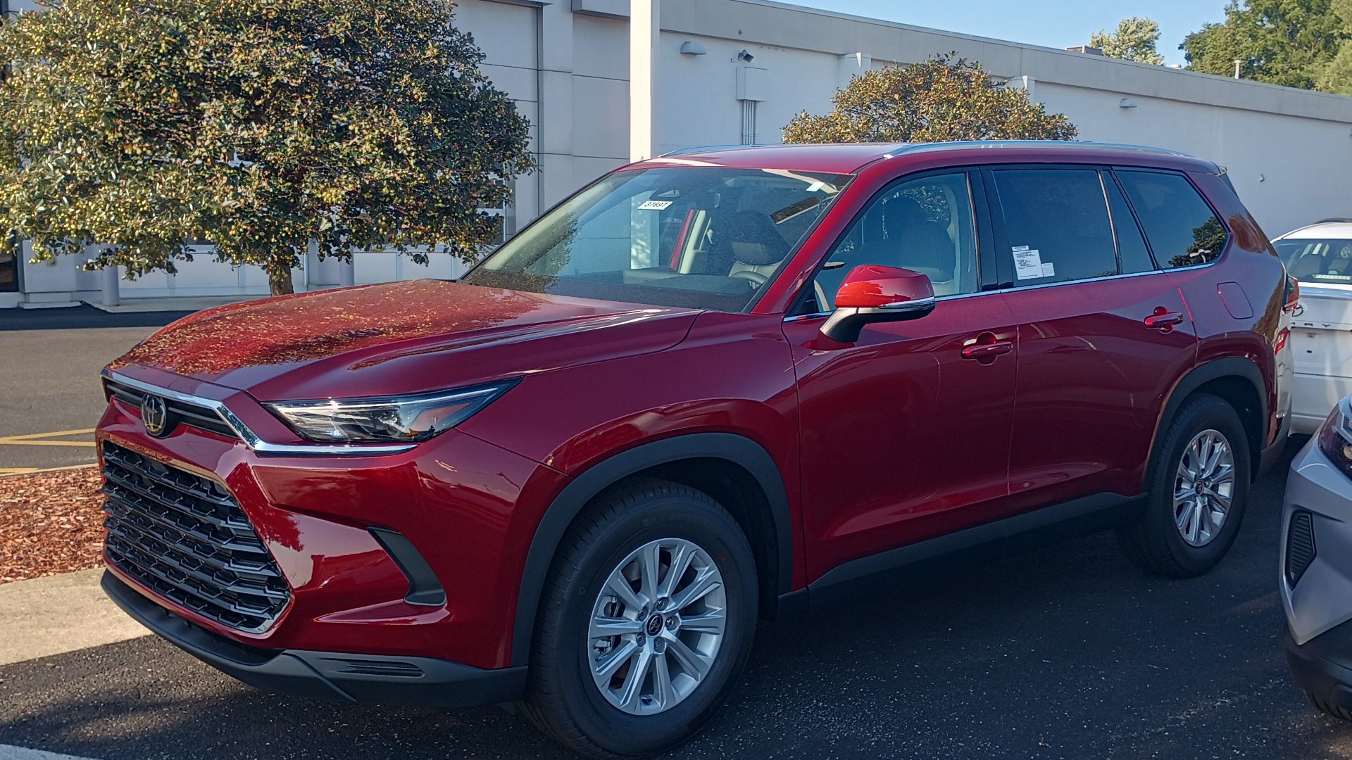 File:2024 Toyota Grand Highlander front view.jpg