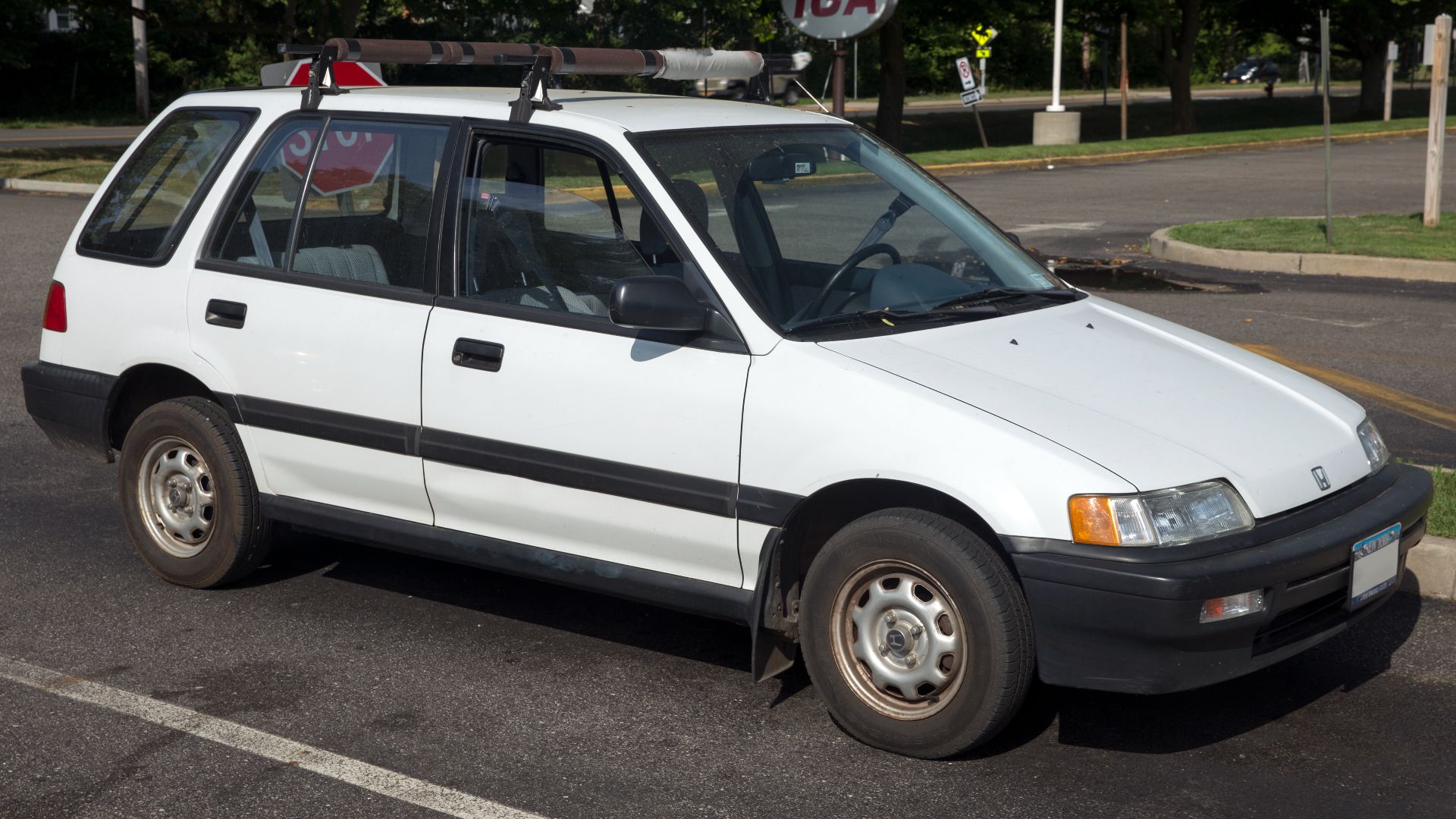 File:1991 Honda Civic Wagon in white, front right.jpg