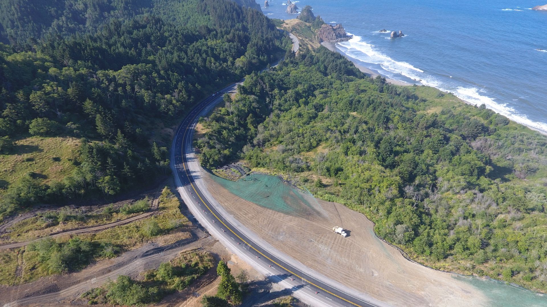 File:U.S. 101 Hooskanaden realignment project (50123424707).jpg