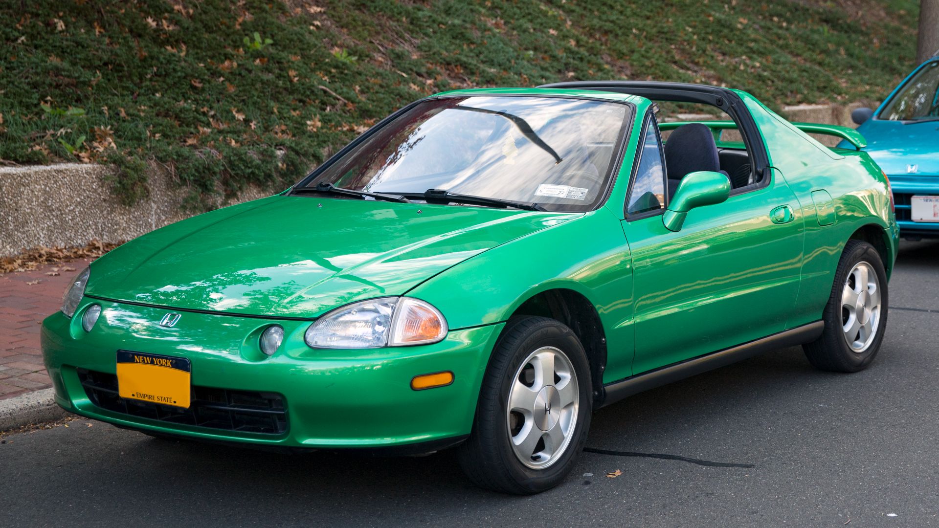 File:1994 Honda Civic del Sol Si in Samba Green, front left.jpg