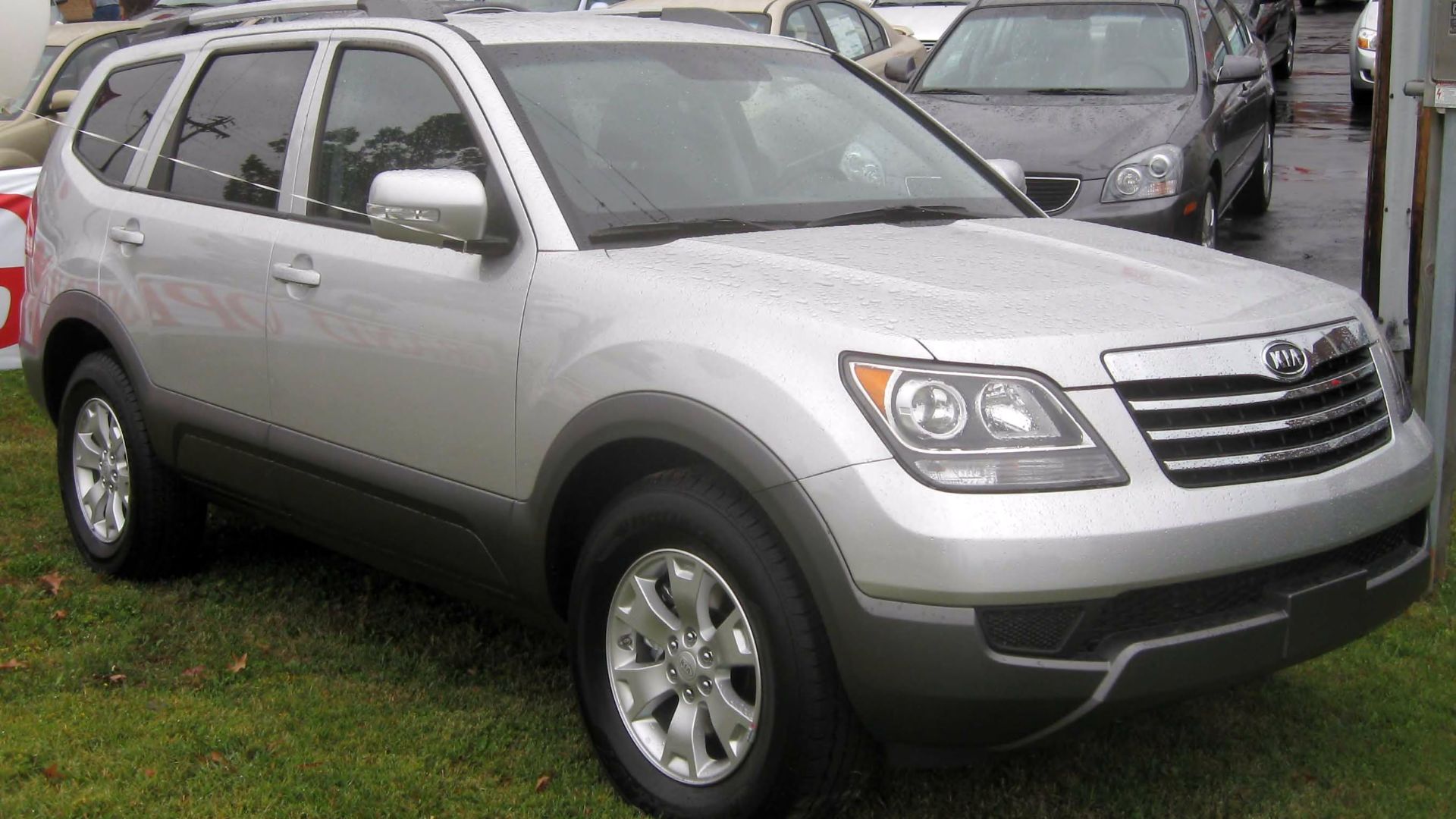 File:2009 Kia Borrego LX.jpg