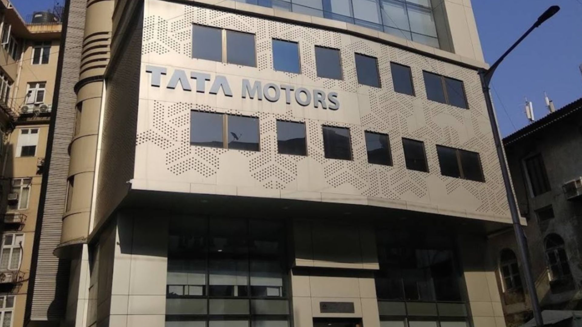 File:Tata Motors Headquarters Mumbai, Maharastra, India.jpg