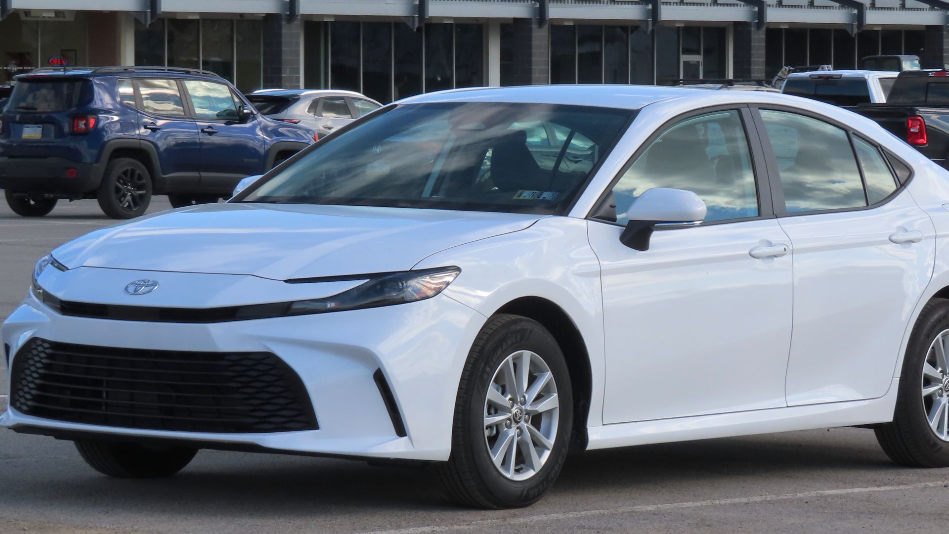 File:2025 Toyota Camry LE, front left, 05-24-2025.jpg