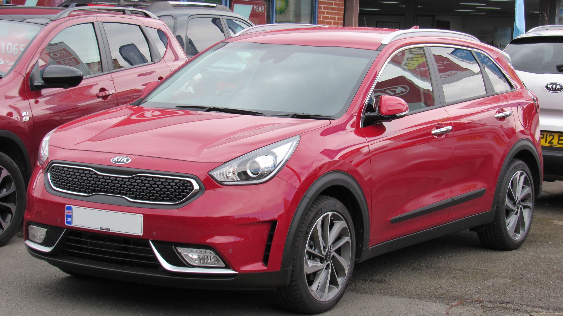 File:2017 Kia Niro 3 S-A 1.6.jpg
