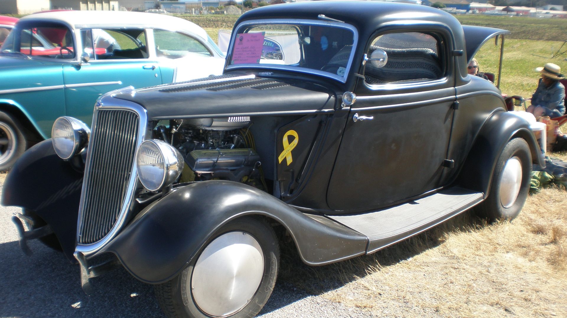 File:1933 black Ford Model 40 side.JPG